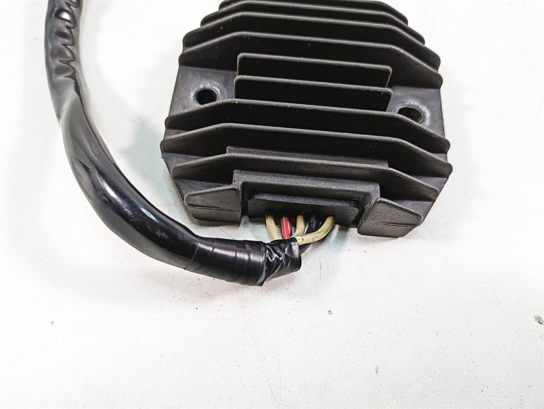 2002 Yamaha FZ1 FZS1000 Fazer Rectifier Voltage Regulator SH650C 5FL-81960-00-00 {{ shop.shopifyCountryName }} - Mototech271