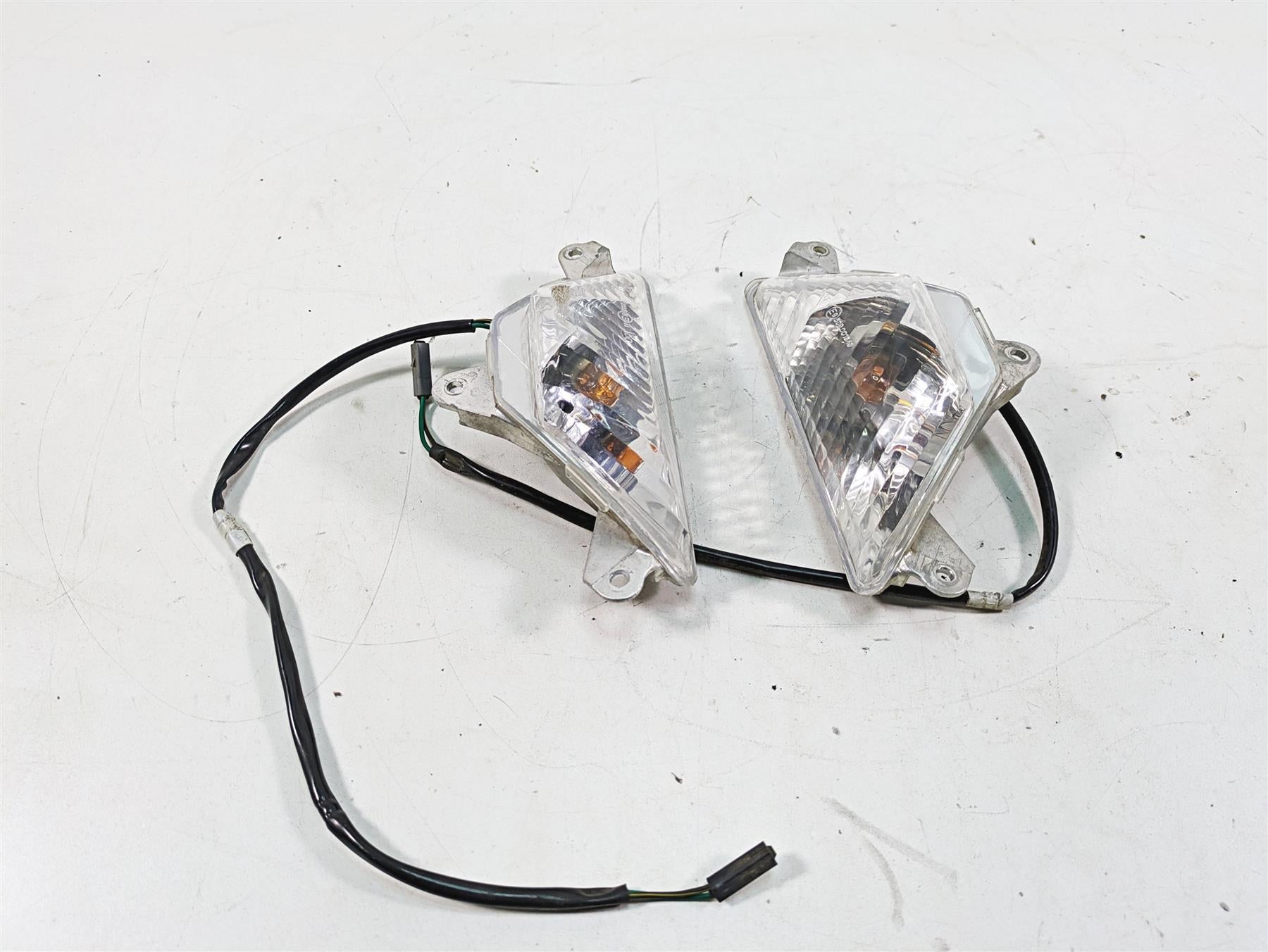 2016 Kawasaki Ninja EX300 Front Turn Signal Blinker Set 23040-0147 23040-0148 {{ shop.shopifyCountryName }} - Mototech271