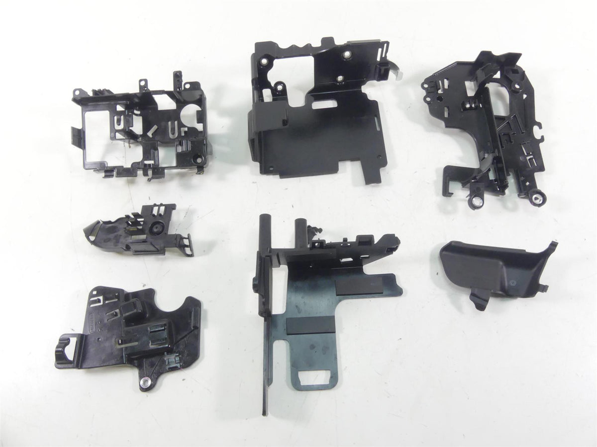2021 Harley Softail FXBBS 114 Street Bob Electrical Battery Carrier Set 69201523 {{ shop.shopifyCountryName }} - Mototech271