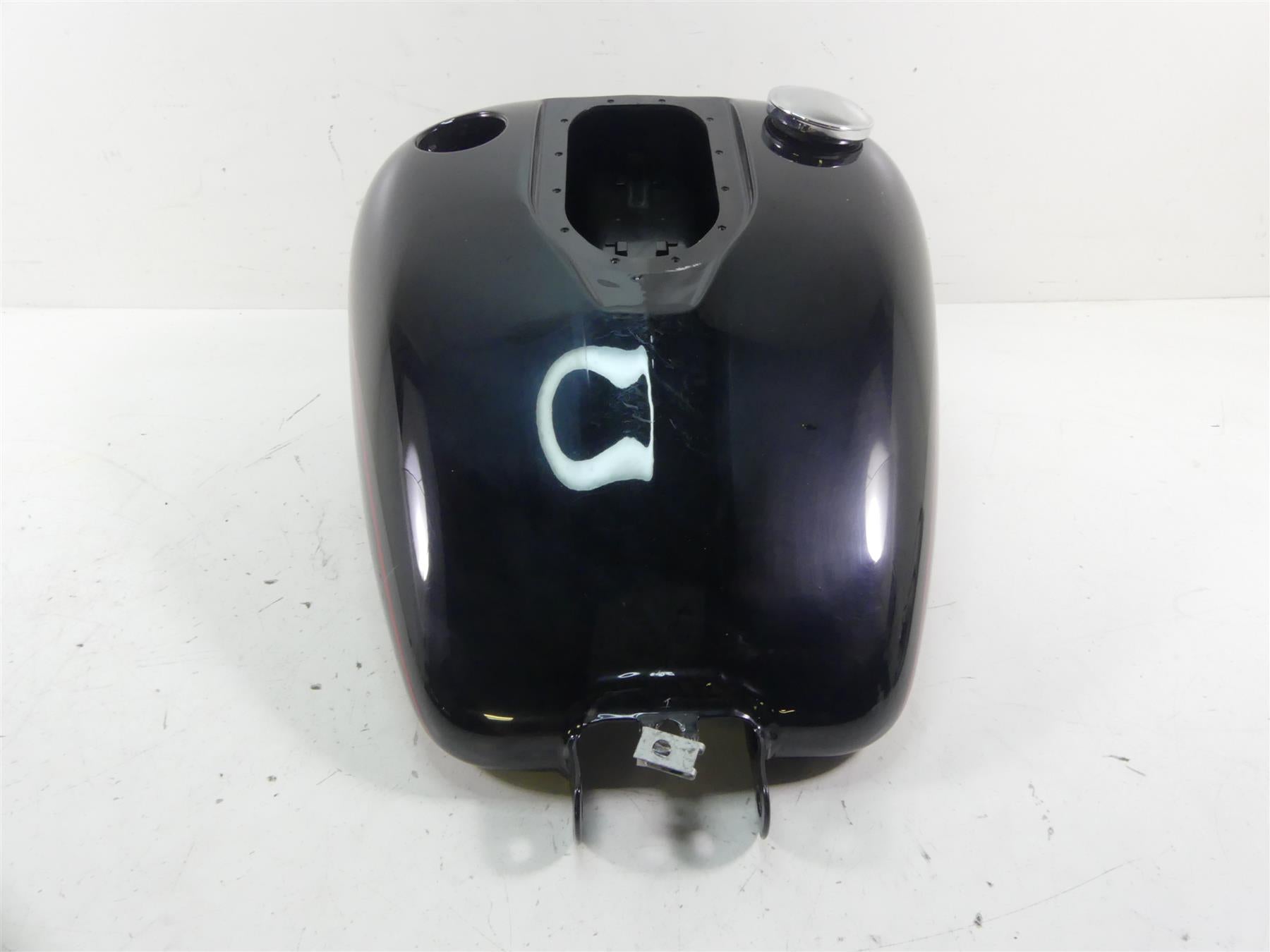 2014 Harley FXDL Dyna Low Rider Fuel Gas Petrol Tank Nice - Oem Paint 61593-10 {{ shop.shopifyCountryName }} - Mototech271