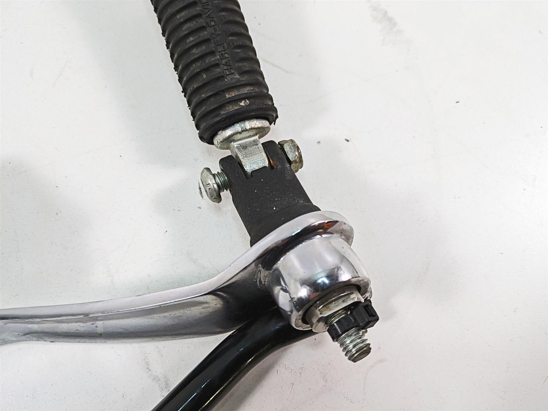 2009 Harley FXDF Dyna Fat Bob Right Front Foot Peg Brake Pedal Set 42663-03A {{ shop.shopifyCountryName }} - Mototech271