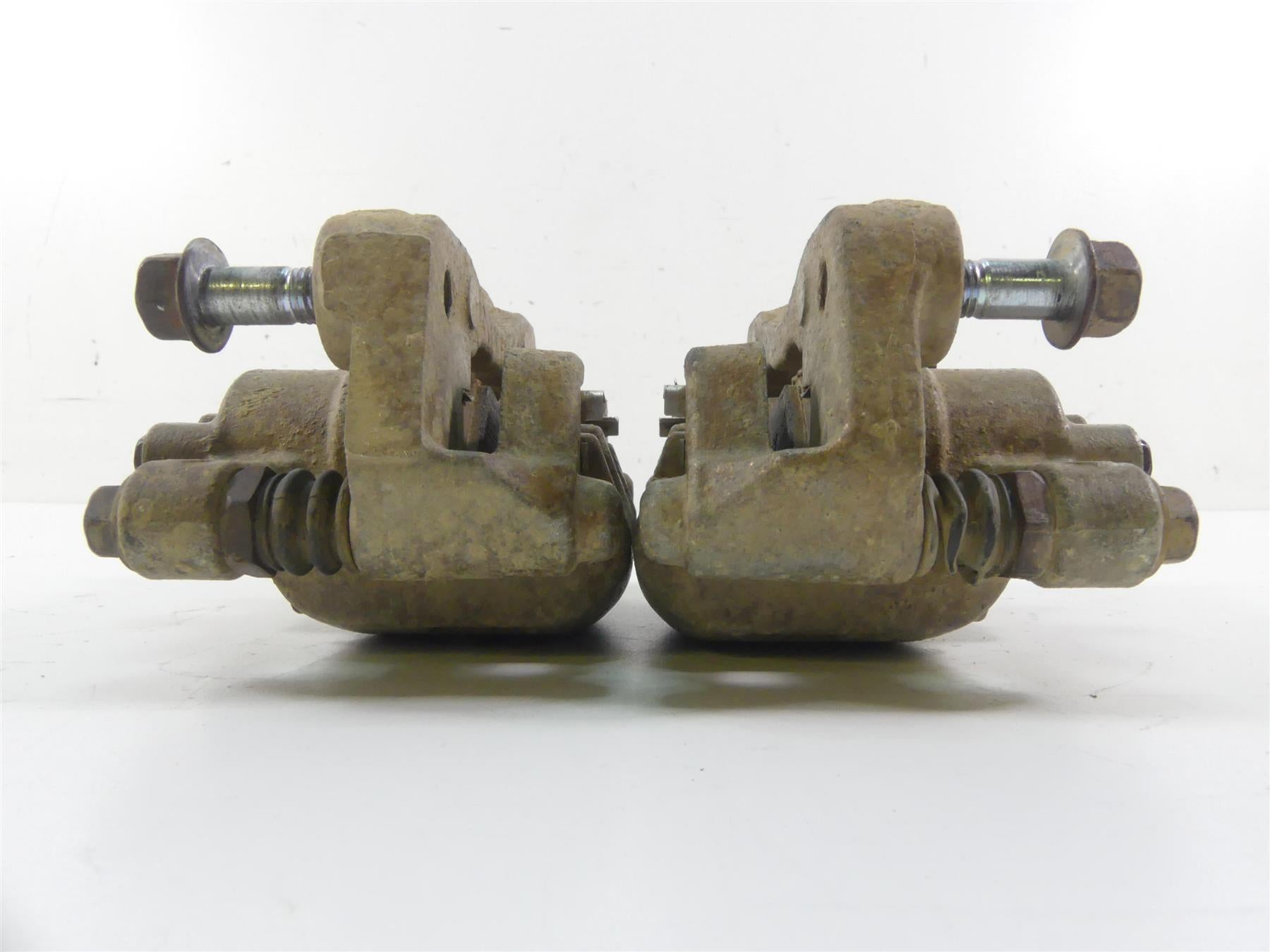 2016 Yamaha YXZ1000 R EPS SE Rear Brake Calipers 2HC-2580V-00-00 2HC-2580W-00-00 {{ shop.shopifyCountryName }} - Mototech271