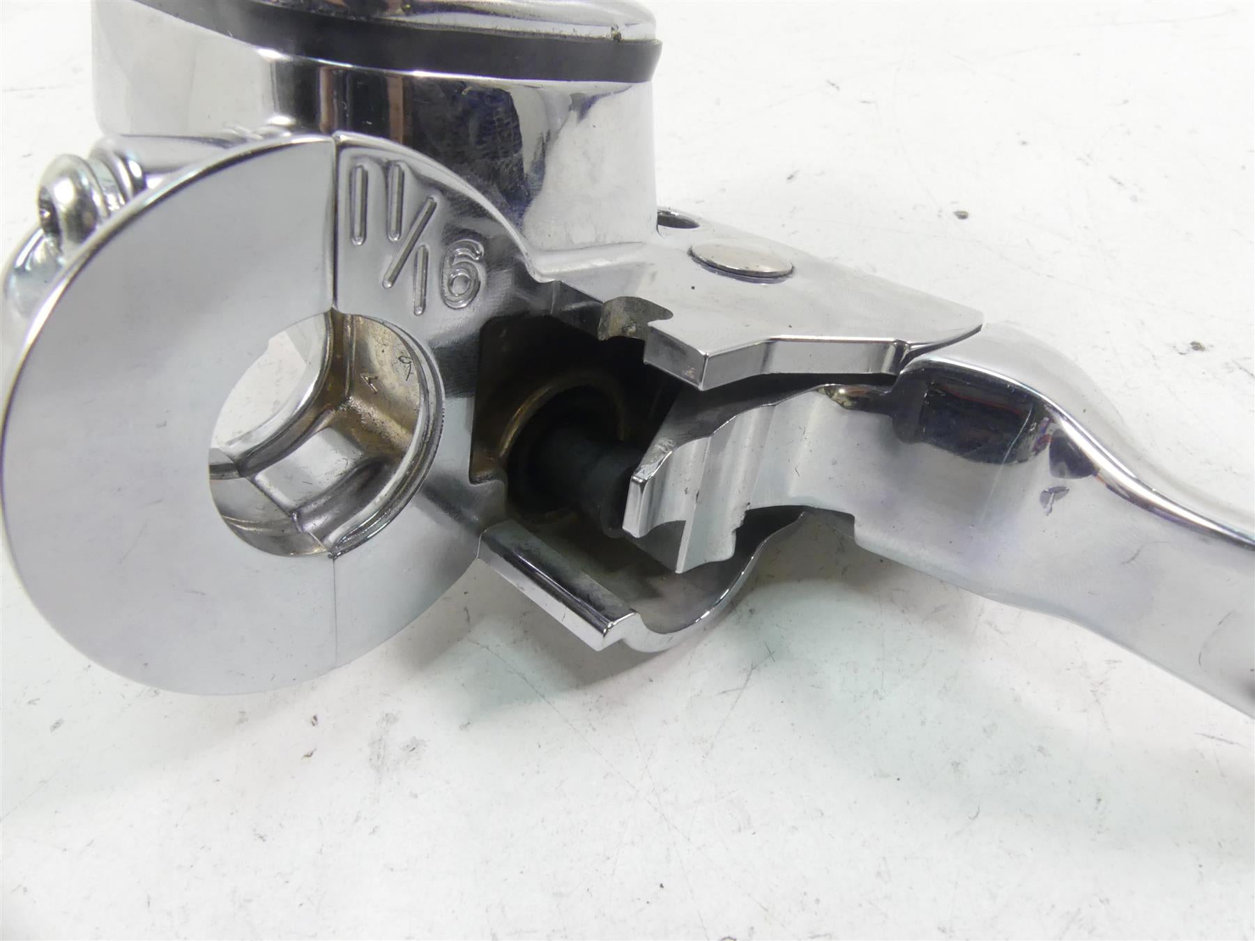 2005 Harley Touring CVO FLHTCSE Electra Glide Front Brake Master Cylind 46431-05 {{ shop.shopifyCountryName }} - Mototech271