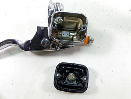 2006 Harley Touring FLHTCU SE E-Glide Front Brake Master Cylinder 11/16 46431-05 {{ shop.shopifyCountryName }} - Mototech271