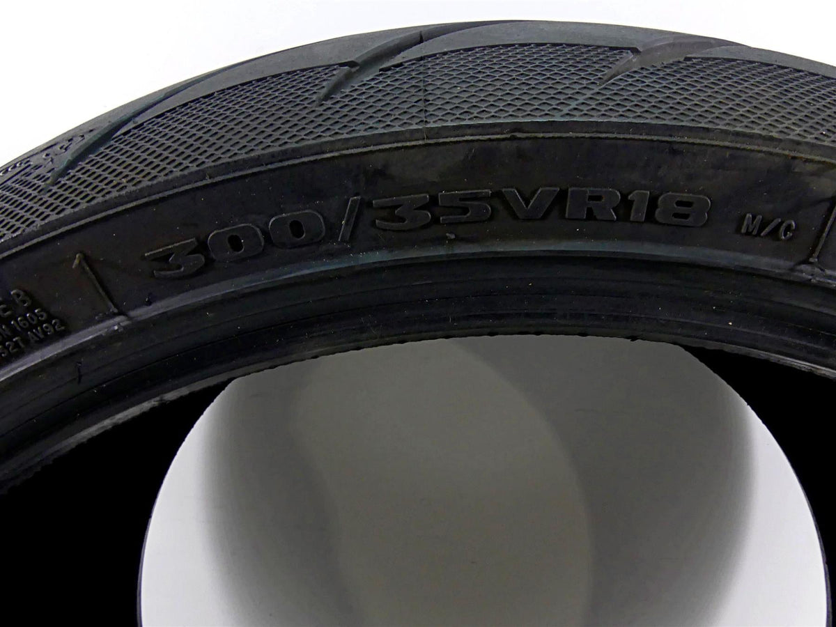 Used Rear Motorcycle Tire Avon Cobra 300/35VR18 4120216 {{ shop.shopifyCountryName }} - Mototech271
