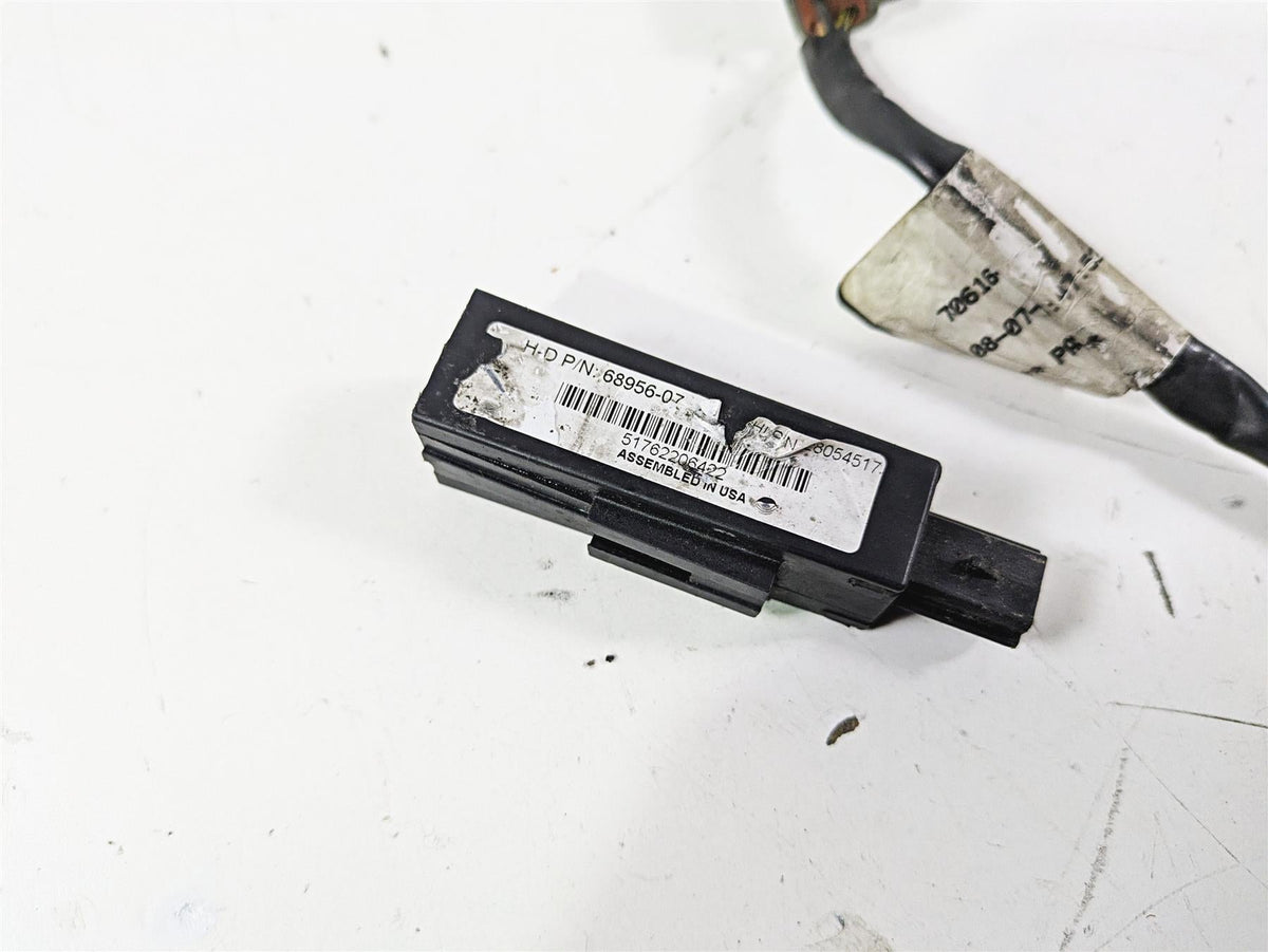 2007 Harley Touring FLHTCU SE CVO E-Glide Tssm Turn Signal Module & Fob 68924-07 {{ shop.shopifyCountryName }} - Mototech271