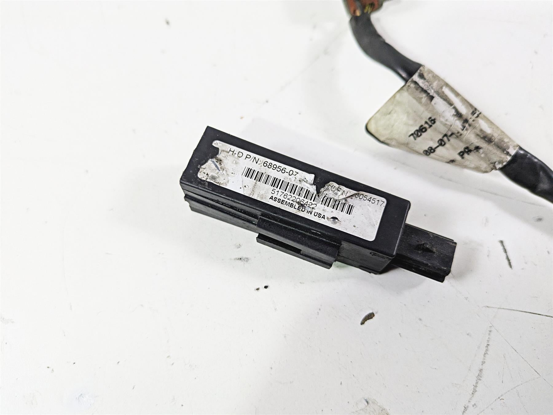 2007 Harley Touring FLHTCU SE CVO E-Glide Tssm Turn Signal Module & Fob 68924-07 {{ shop.shopifyCountryName }} - Mototech271