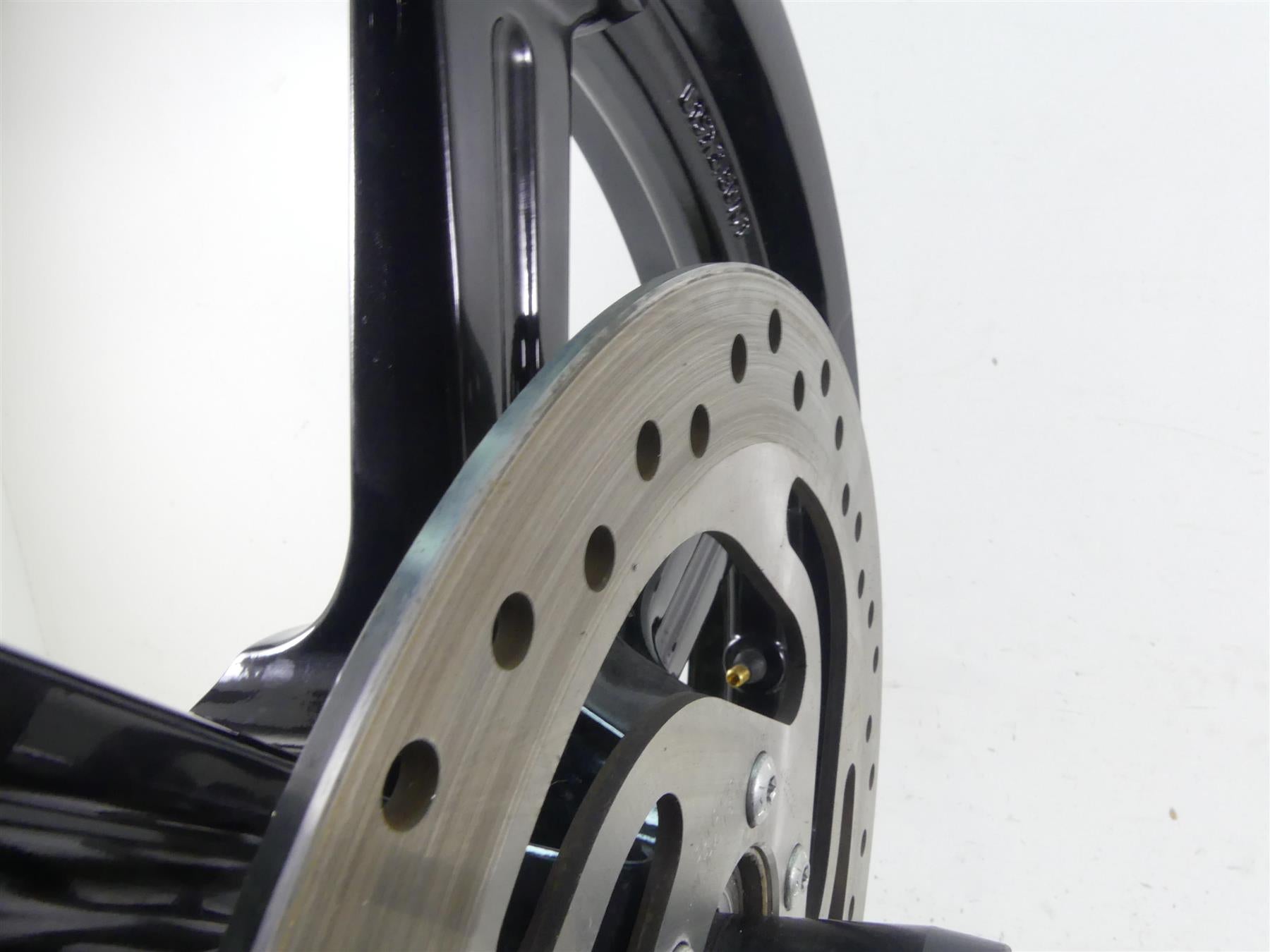 2022 Harley Softail FXBBS Street Bob Straight 19x2.5 Front Wheel Rim 43300943 {{ shop.shopifyCountryName }} - Mototech271