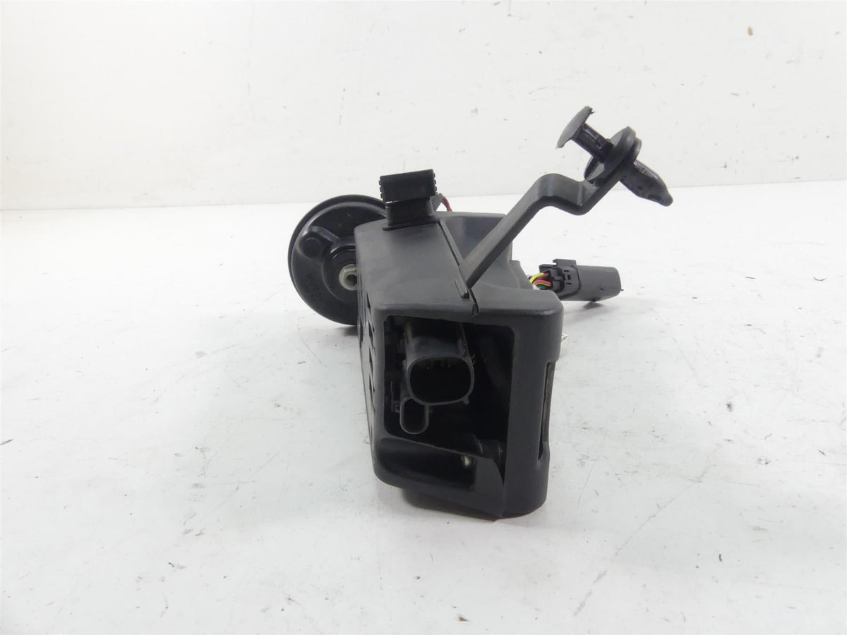 2018 Harley Softail FXBB Street Bob Horn + Cover & Wiring Box 69201654 {{ shop.shopifyCountryName }} - Mototech271