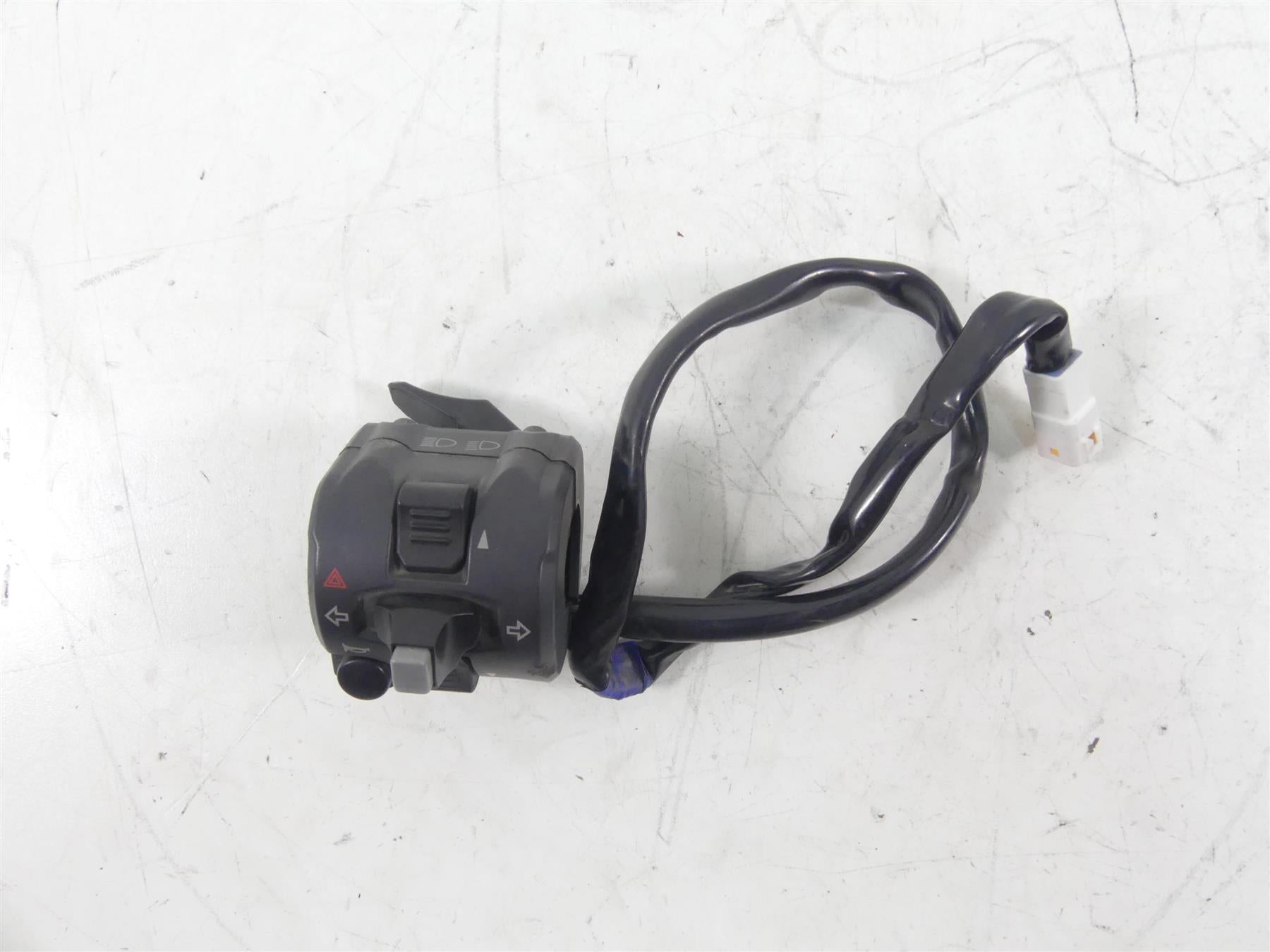 2018 Ducati Hypermotard 939 SP Left Hand Blinker Control Switch -Read 65110142A {{ shop.shopifyCountryName }} - Mototech271