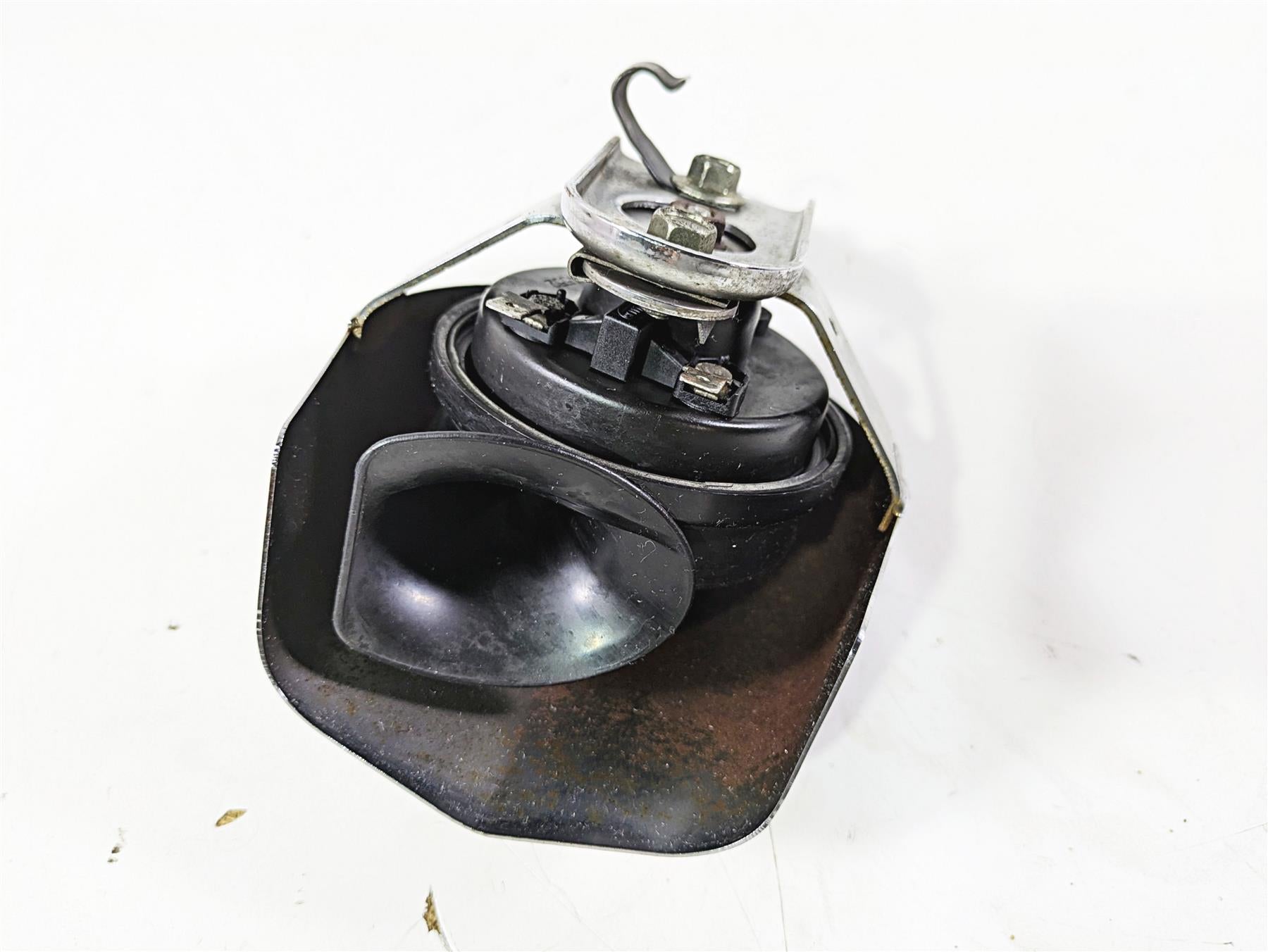 2003 Harley Softail FXSTDI Deuce 100th Horn + Chrome Cover 69060-90H {{ shop.shopifyCountryName }} - Mototech271