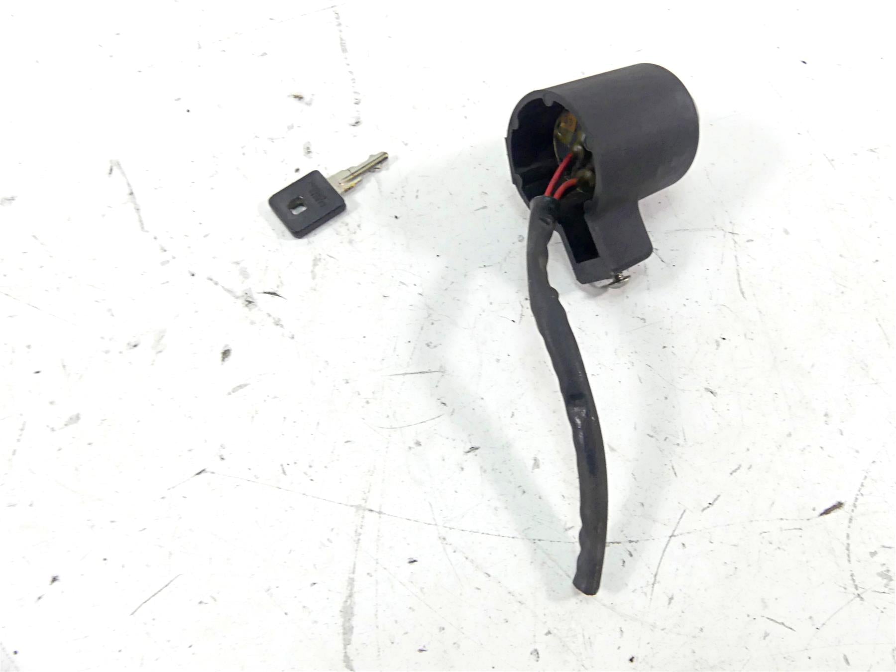 1997 Harley Sportster XL1200 C Ignition Switch & Lock + Key Set 71441-94 {{ shop.shopifyCountryName }} - Mototech271
