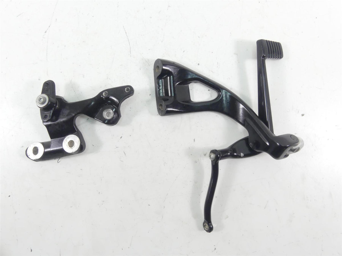 2021 Harley Softail FXBBS Street Bob Right Mid Footpeg Mount Brake Ped 50500601 {{ shop.shopifyCountryName }} - Mototech271
