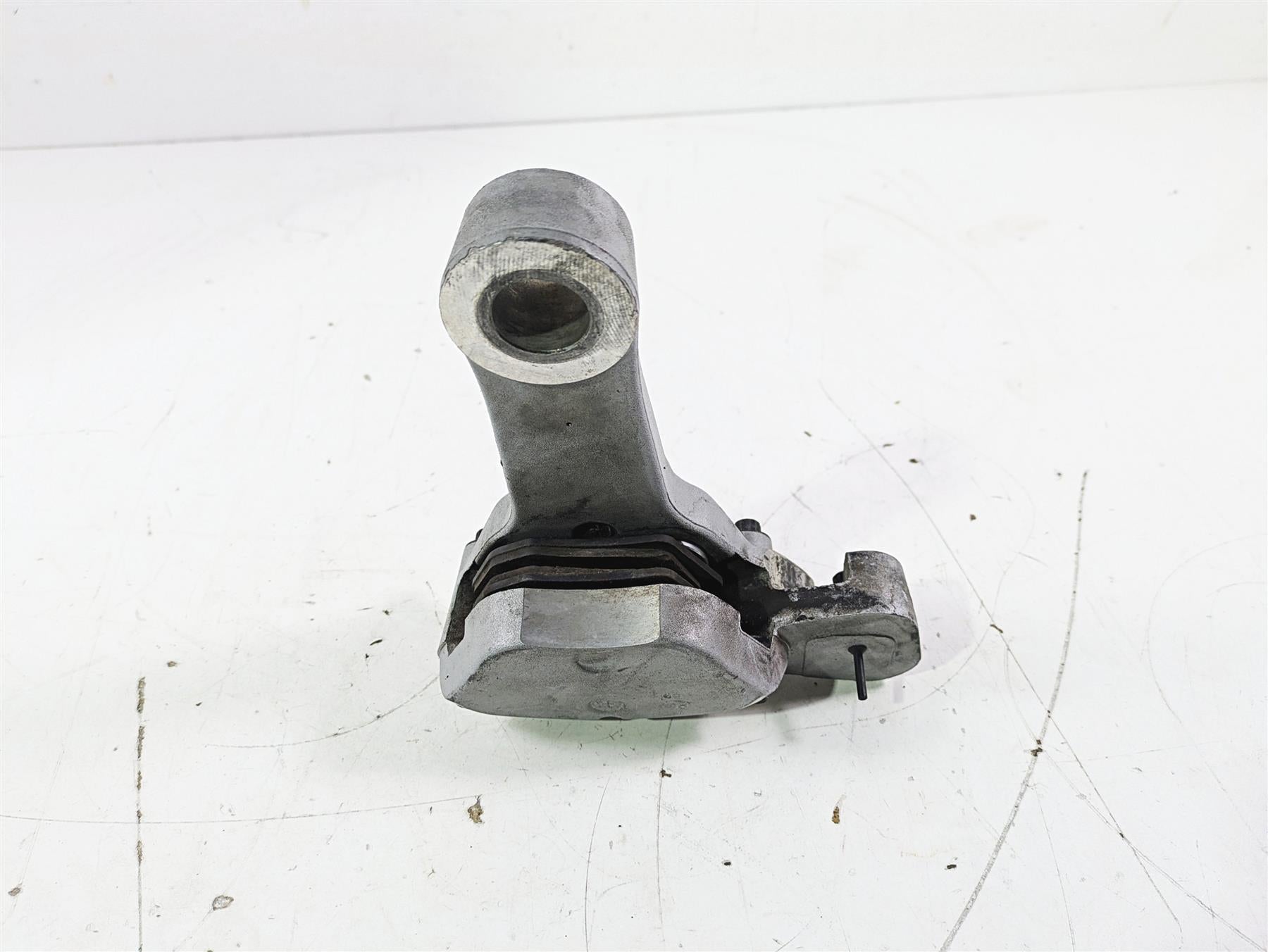 2007 Harley Touring FLHTCU SE CVO E-Glide Rear Caliper & Bracket 44595-07 {{ shop.shopifyCountryName }} - Mototech271