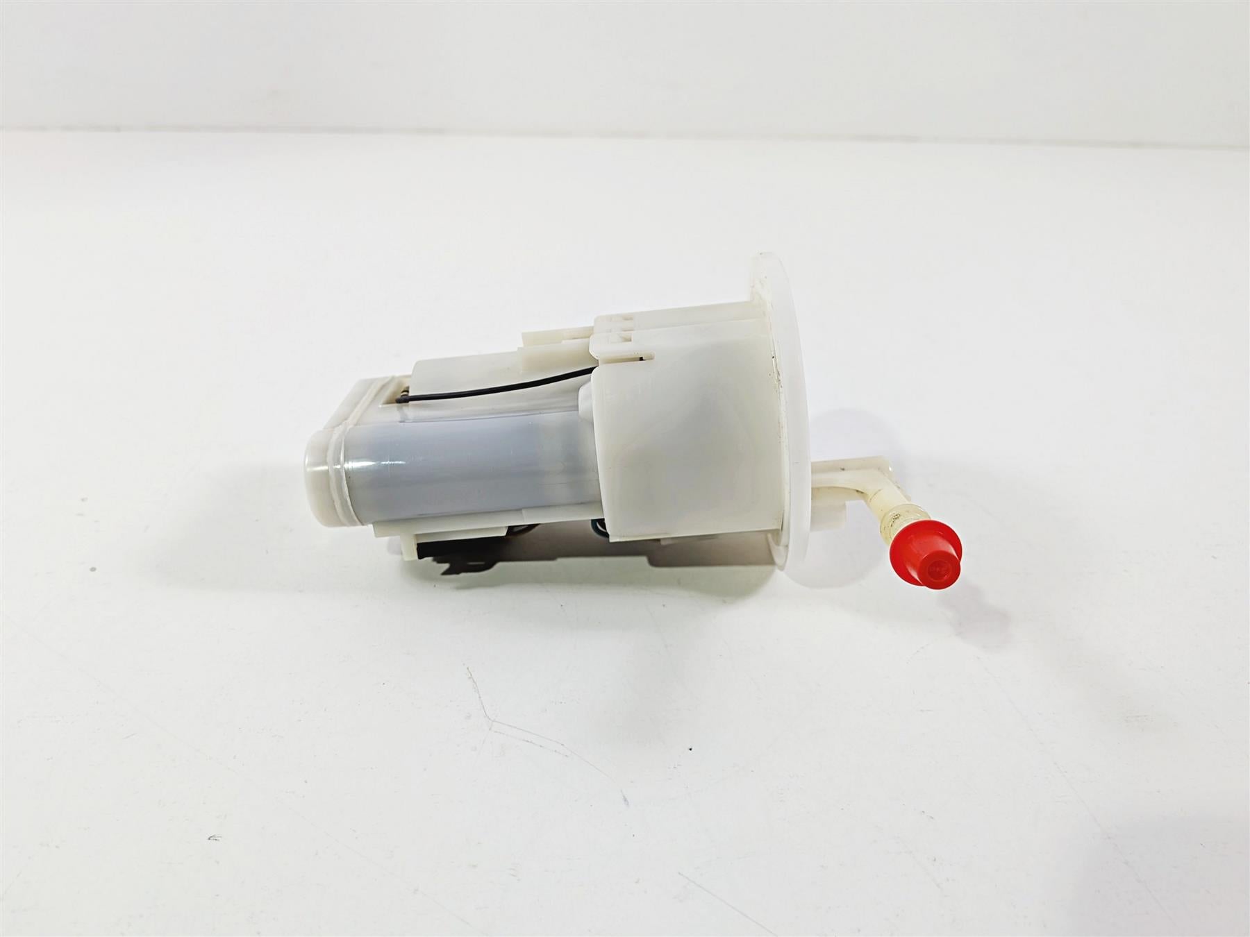 2016 Yamaha YZF R1 RN32 Fuel Gas Petrol Pump - Tested 2CR-13907-00-00 {{ shop.shopifyCountryName }} - Mototech271