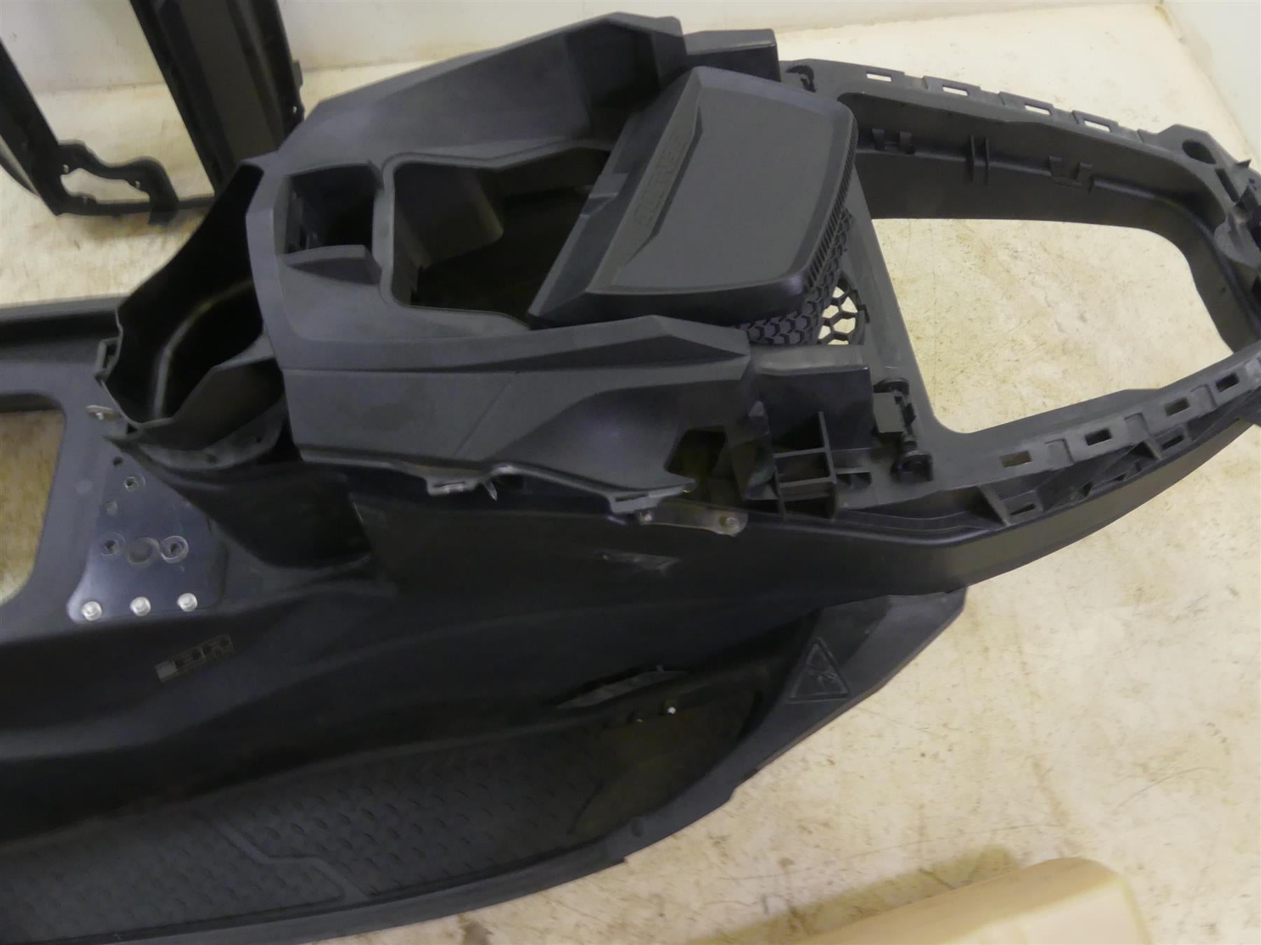 2010 Sea-Doo 4-Tec GTX 215 Upper Deck Gas Tank Swingarm Set 291003018 291003462 {{ shop.shopifyCountryName }} - Mototech271