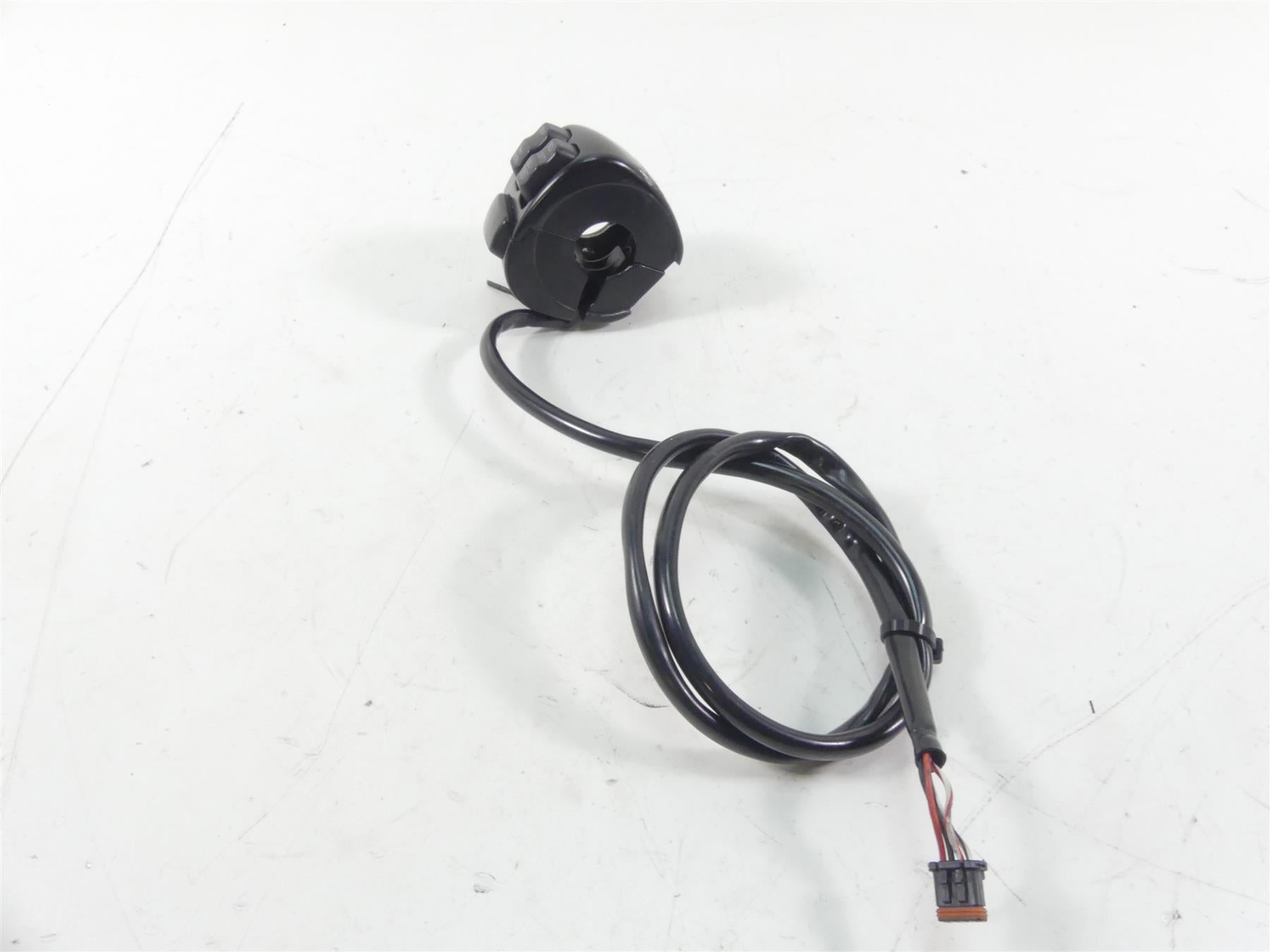2013 Harley FXDWG Dyna Wide Glide Left Hand Light Horn Control Switch 71500067 {{ shop.shopifyCountryName }} - Mototech271