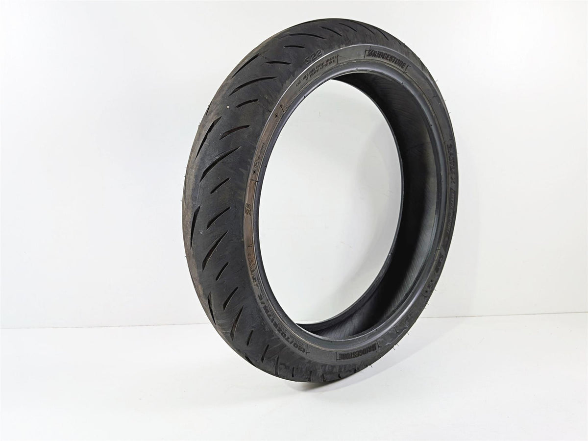 Used Front Motorcycle Tire Bridgestone Blattlax Hypersport S22 120/70R17 12727 {{ shop.shopifyCountryName }} - Mototech271