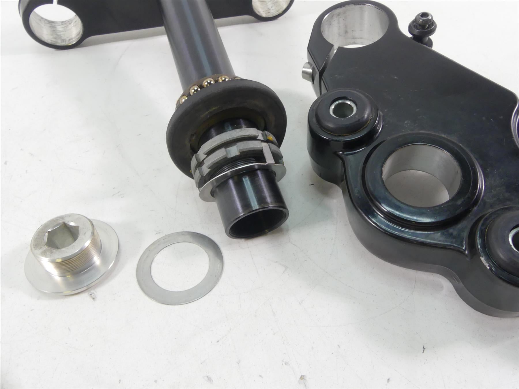 2019 Moto Guzzi V7 III Stone 750 Upper Lower Triple Tree Set 2B003251 2B003250 {{ shop.shopifyCountryName }} - Mototech271