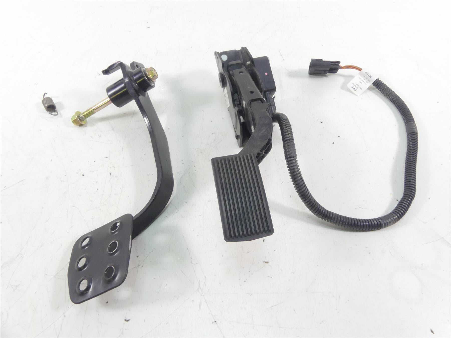2017 Can Am Maverick X3 XDS Turbo R Foot Brake Accelerate Pedal Set 705601453 {{ shop.shopifyCountryName }} - Mototech271