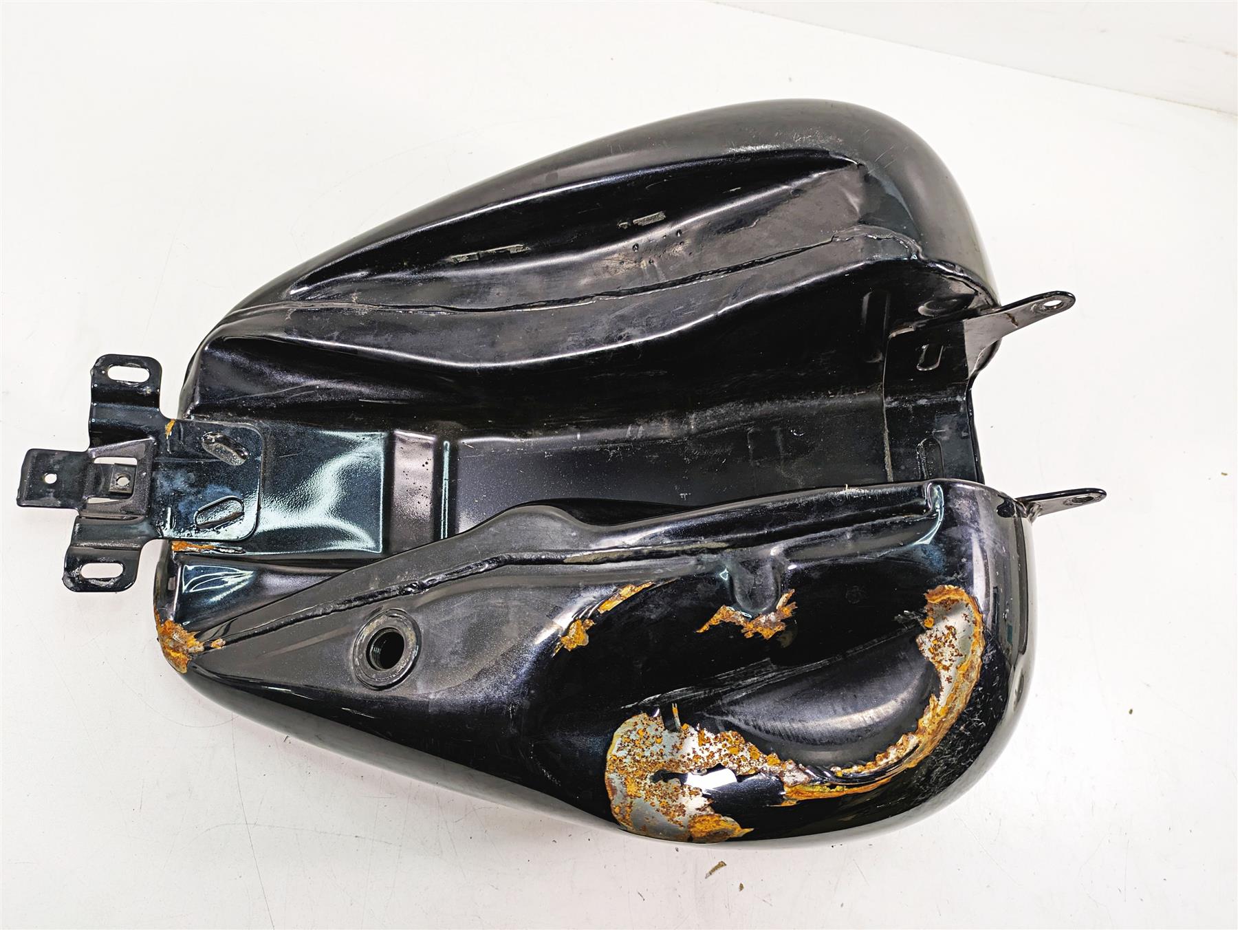 2013 Harley Touring FLHX Street Glide Fuel Gas Petrol Tank - Dented 61356-08 {{ shop.shopifyCountryName }} - Mototech271