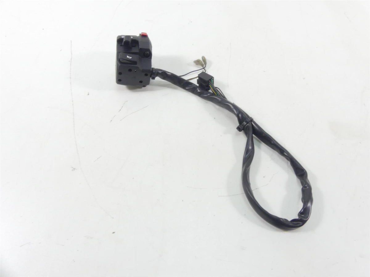 2020 Suzuki GSX1300 R Hayabusa Left Hand Blinker Control Switch 37400-18H13 {{ shop.shopifyCountryName }} - Mototech271