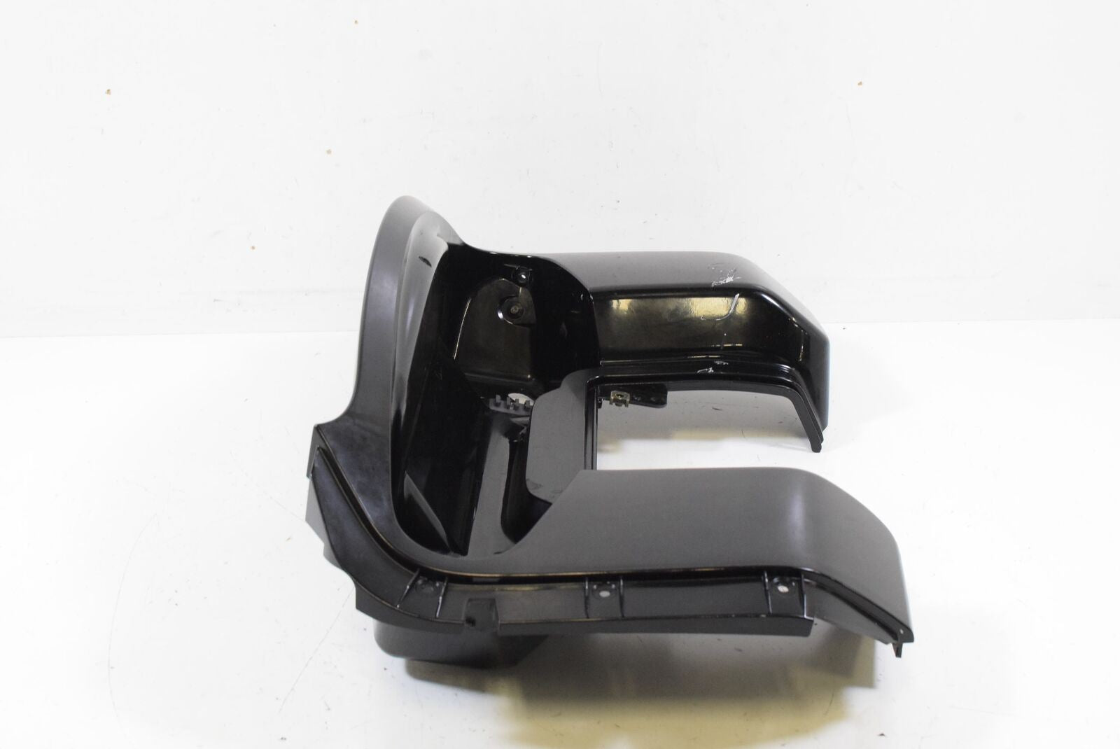 09 BMW K1200LT K1200 LT 89V3 Rear Center Mid Tail Fairing Cover Cowl 52537675789 {{ shop.shopifyCountryName }} - Mototech271
