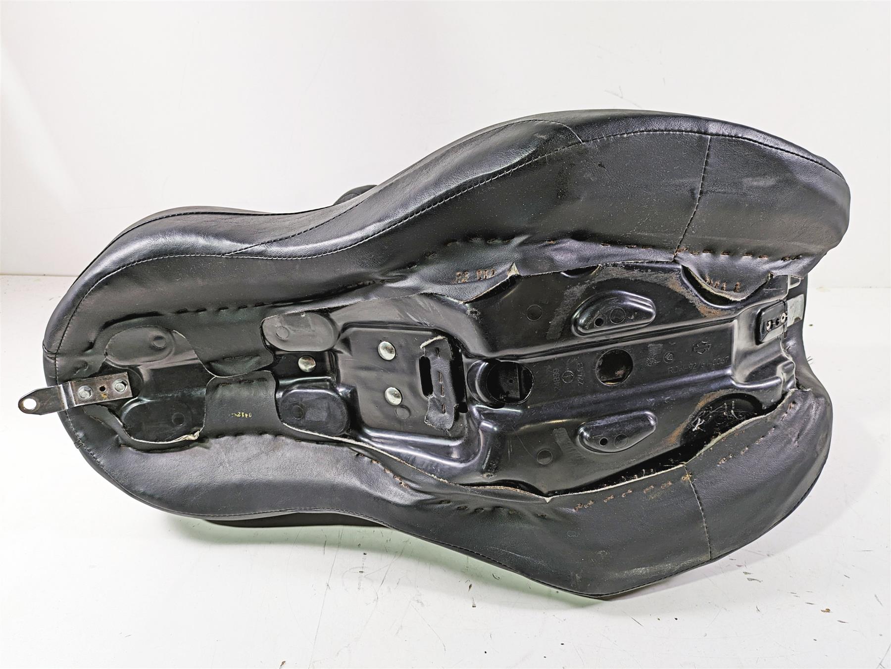 2012 Harley FLD Dyna Switchback Signature Series Seat & Rider Backrest 52000015 {{ shop.shopifyCountryName }} - Mototech271