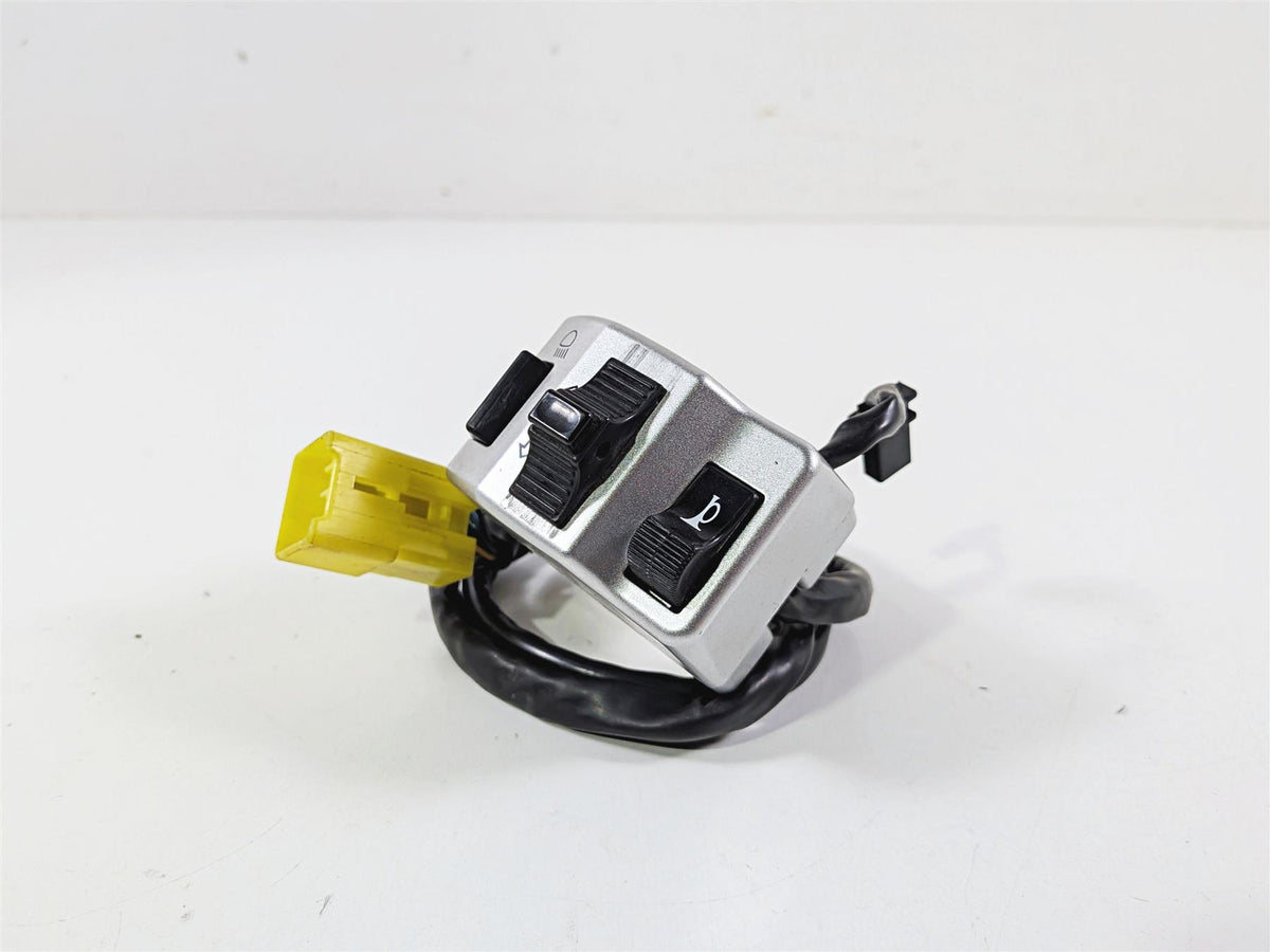 2005 Suzuki VZ800 M50 Boulevard Left Hand Turn Signal Control Switch 37400-39G10 {{ shop.shopifyCountryName }} - Mototech271