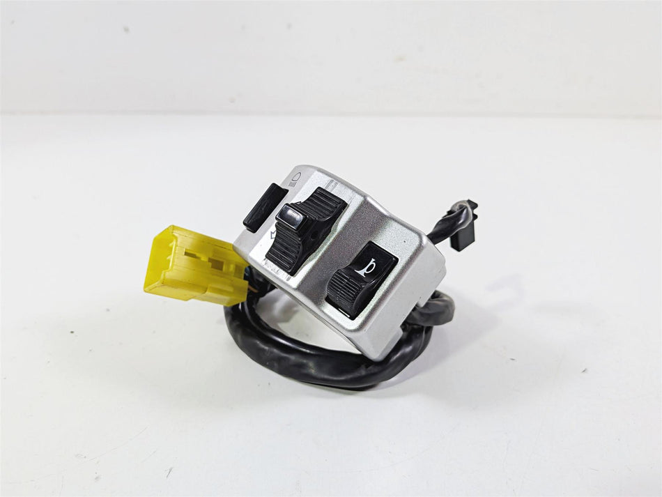 2005 Suzuki VZ800 M50 Boulevard Left Hand Turn Signal Control Switch 37400-39G10 {{ shop.shopifyCountryName }} - Mototech271
