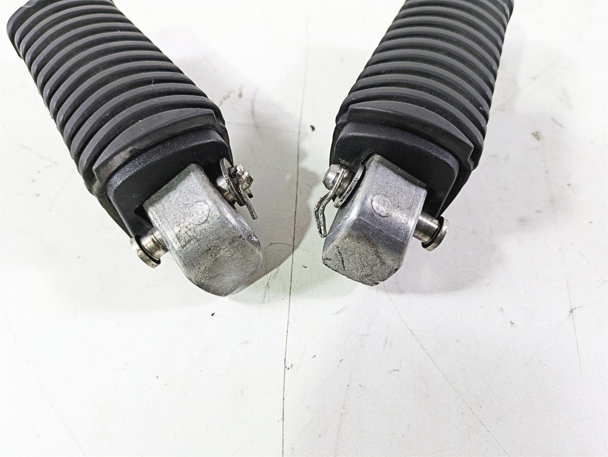 2017 BMW F800GS Adv K75 Passenger Footpeg Foot Peg Set 46717664225 {{ shop.shopifyCountryName }} - Mototech271