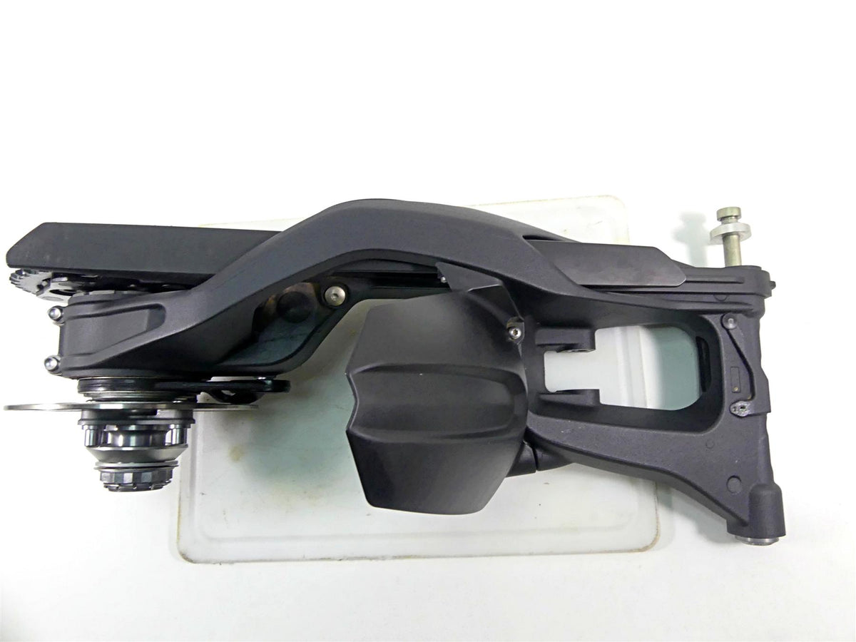 2022 Triumph Speed Triple 1200 RS Rear Swingarm Swing Arm & Axle T2050629 {{ shop.shopifyCountryName }} - Mototech271