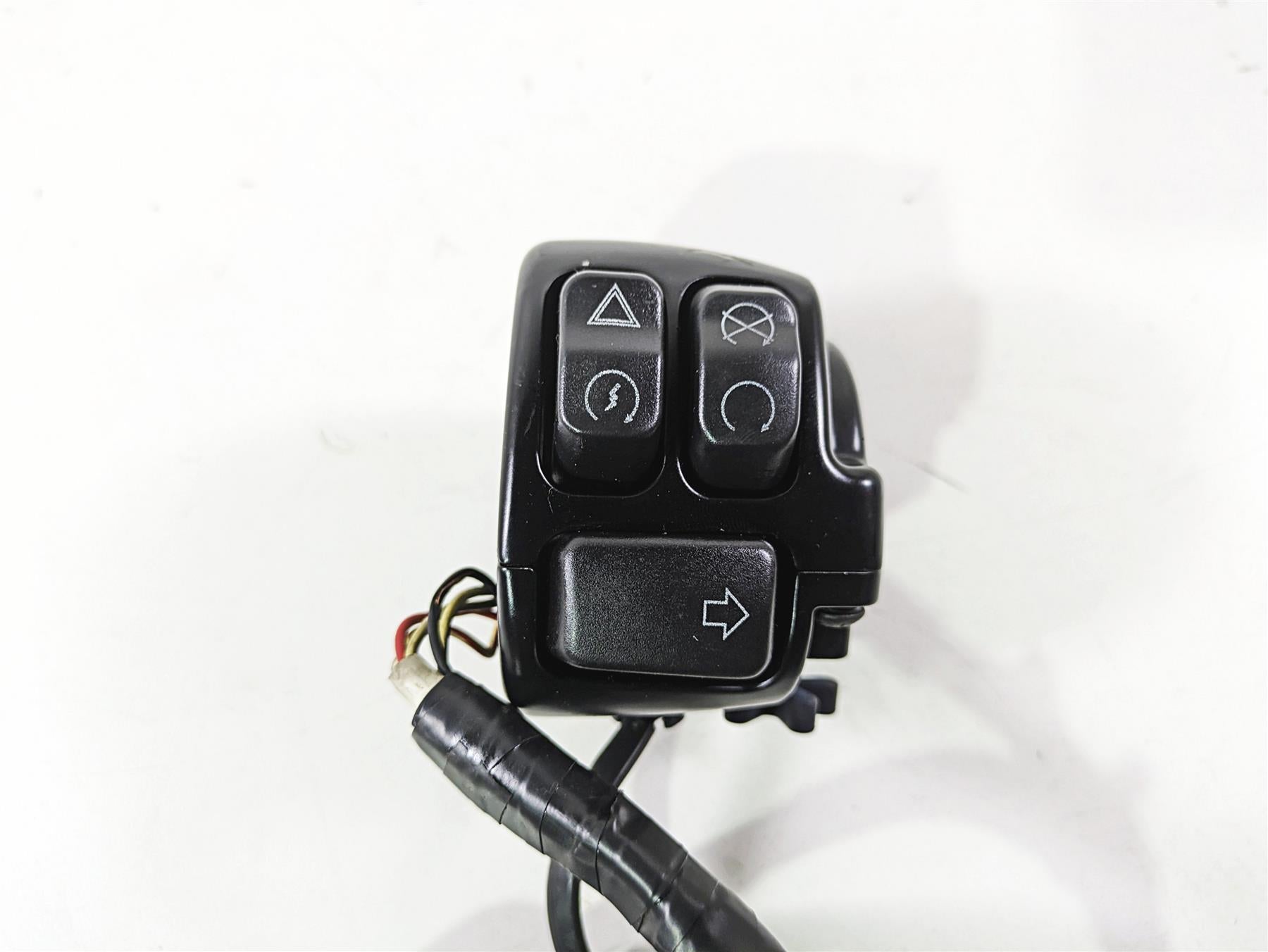 2017 Harley Dyna FXDB Street Bob Right Control Switch & Blinker -READ 71500360 {{ shop.shopifyCountryName }} - Mototech271
