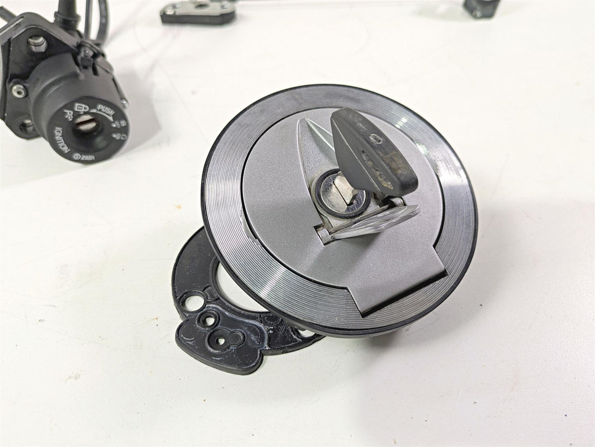 2017 Aprilia RSV 1100 Tuono V4 Factory Gauges Ignition Switch Cdi Key 2B003549 {{ shop.shopifyCountryName }} - Mototech271