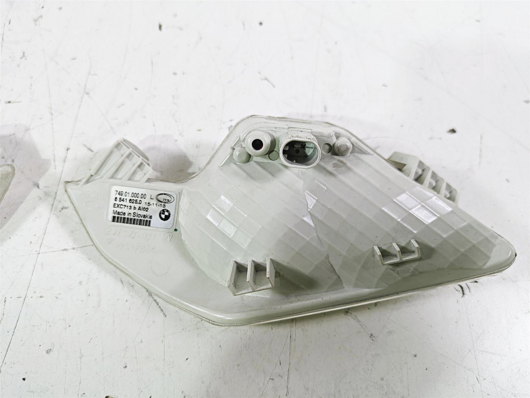 2014 BMW R1200 RT RTW K52 Front Blinker Turn Signal Set 63138541625 63138541626 {{ shop.shopifyCountryName }} - Mototech271