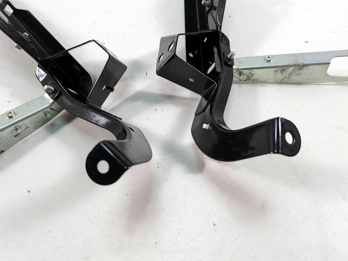 2006 Harley Touring FLHTCUI Electra Glide Front Fairing Mounts 58478-96 58479-96 {{ shop.shopifyCountryName }} - Mototech271