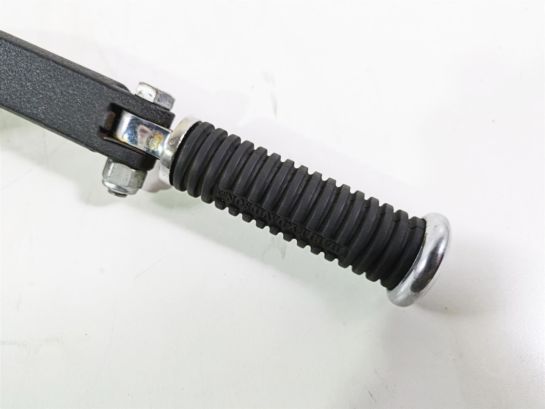 2017 Harley Dyna FXDB Street Bob Rear Passenger Footpeg & Mount Set 33032-99 {{ shop.shopifyCountryName }} - Mototech271