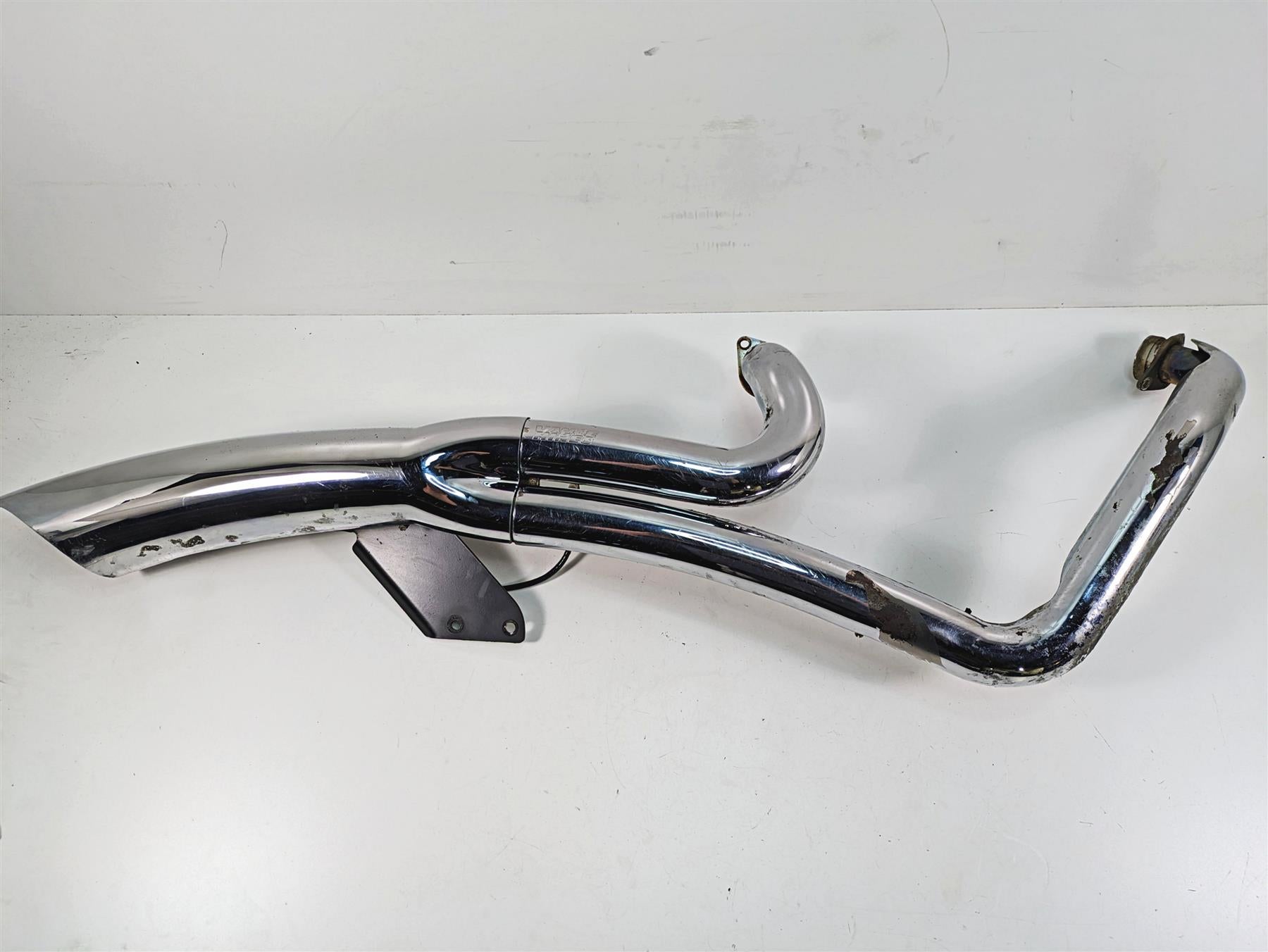 2009 Yamaha XV1900 Raider Vance Hines 2 into 1 Radius Exhaust Pipe System 28501 {{ shop.shopifyCountryName }} - Mototech271