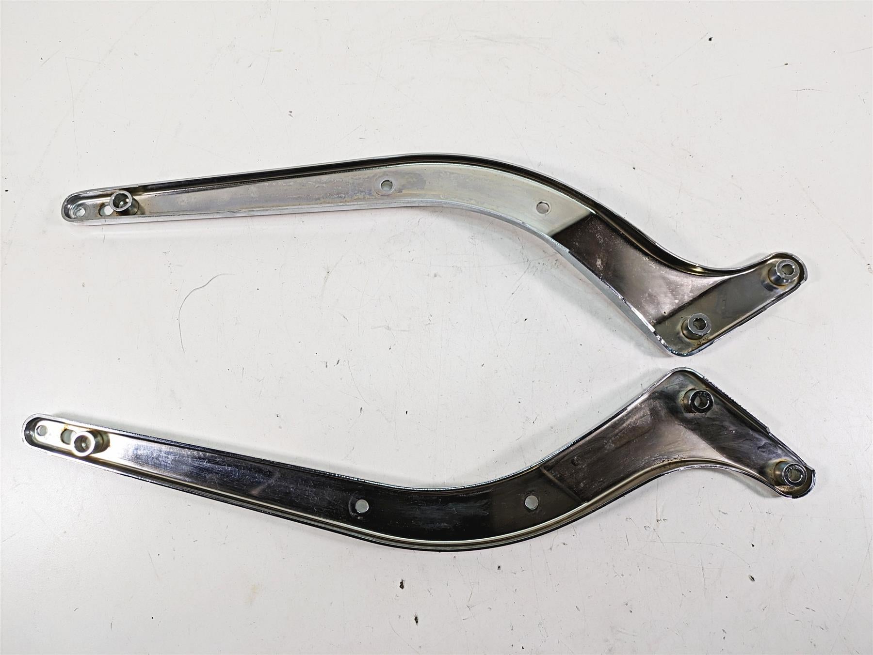 2006 Harley Softail FXSTSI Springer Rear Frame Fender Chrome Braces 60146-06A {{ shop.shopifyCountryName }} - Mototech271