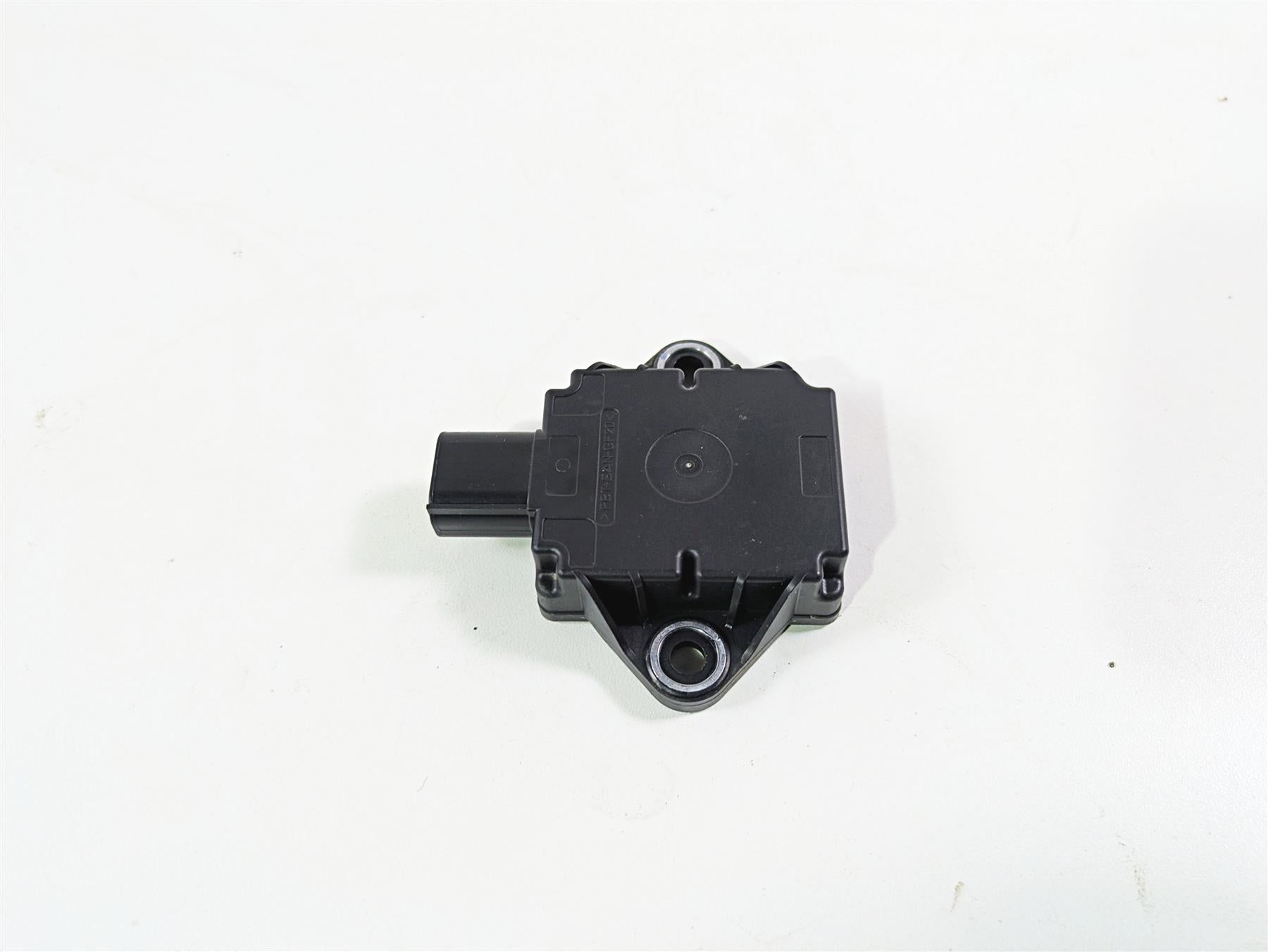 2024 Triumph Tiger 900 GT Lean Angle Fall Tilt Sensor T2508035 {{ shop.shopifyCountryName }} - Mototech271