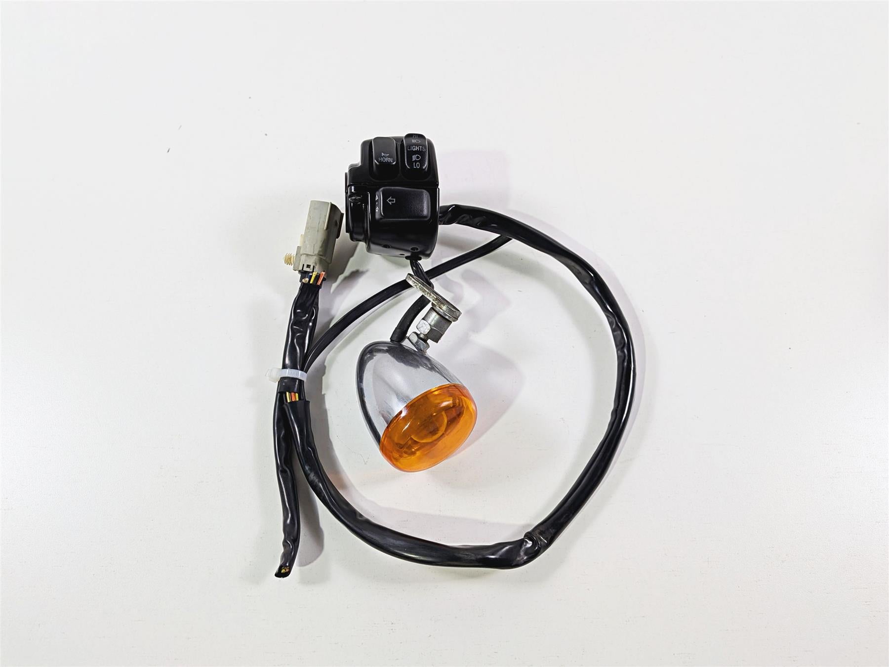 2009 Harley FXCWC Softail Rocker Left Hand Control Switch Turn Signal 71682-06 {{ shop.shopifyCountryName }} - Mototech271