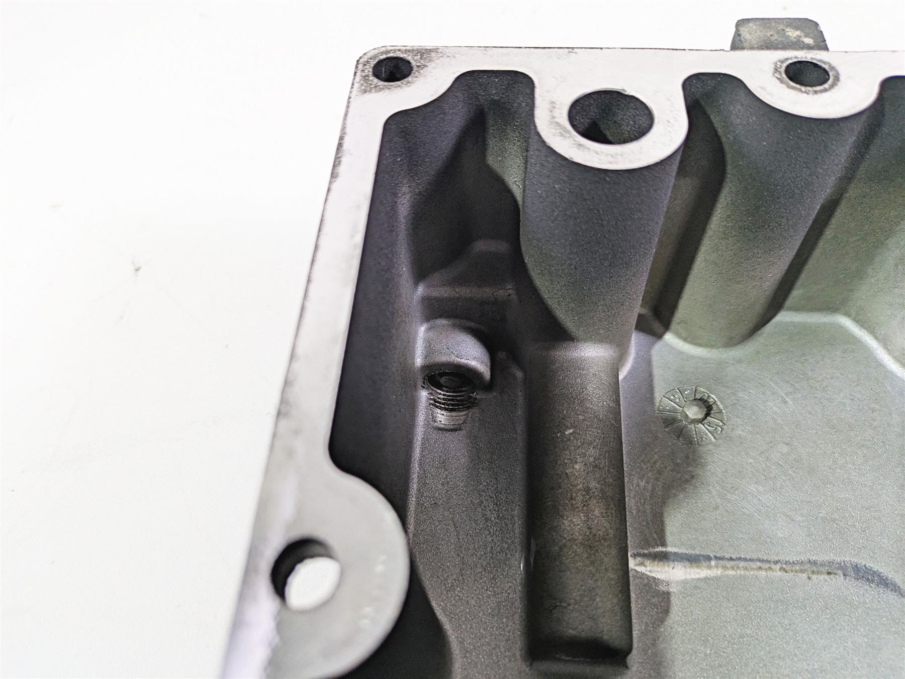 2007 Harley Touring FLHRSE CVO Road King Transmission Oil Pan 62489-99A 62711-99 {{ shop.shopifyCountryName }} - Mototech271