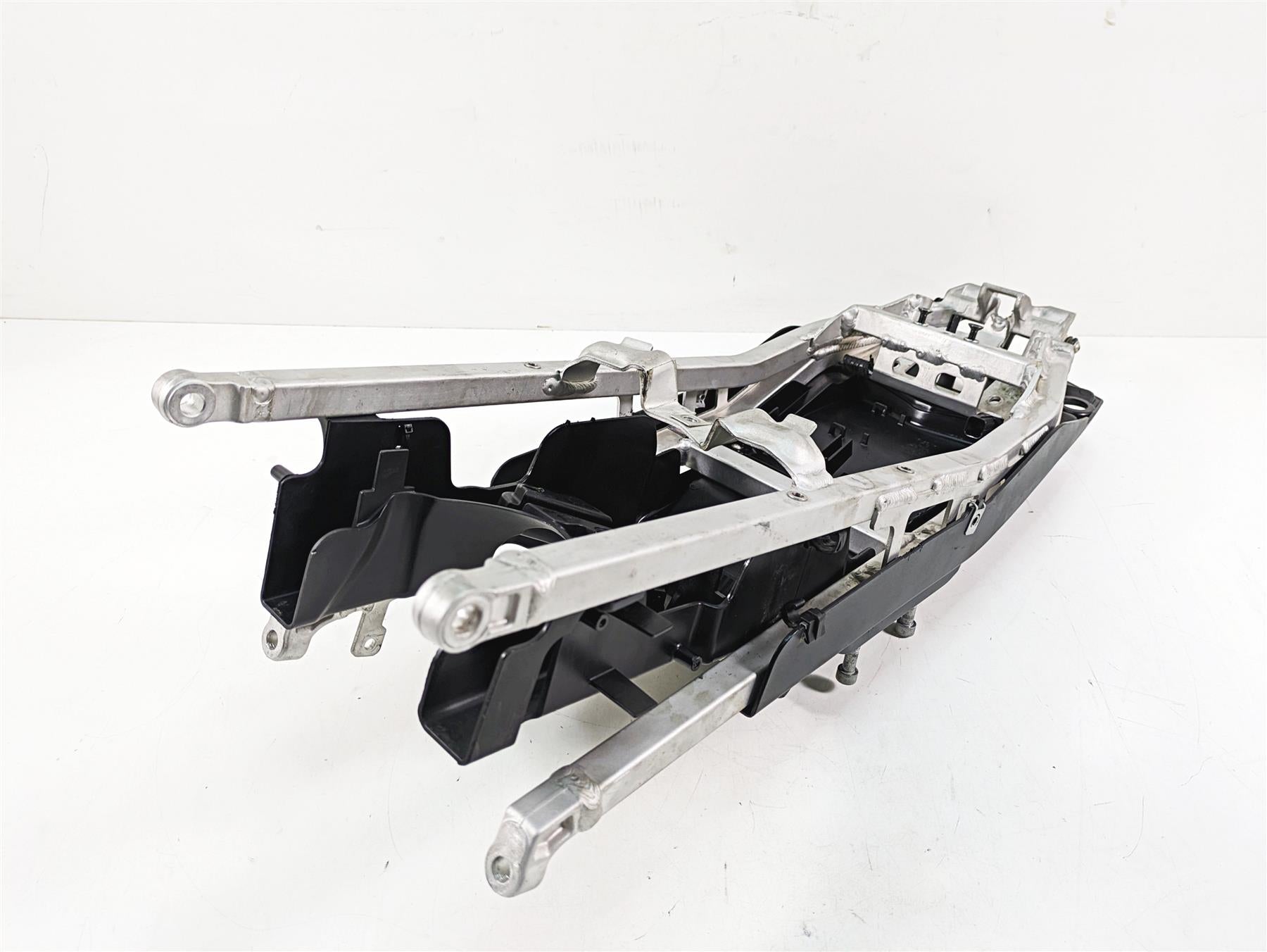2021 Aprilia RS660 Straight Rear Sub Frame Subframe 2B008726 2B006819 {{ shop.shopifyCountryName }} - Mototech271