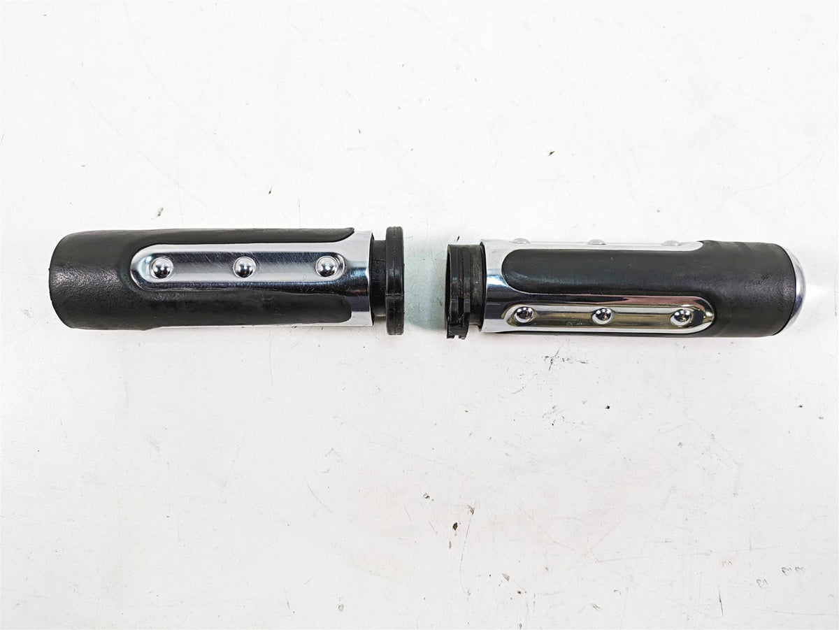 2009 Harley Dyna FXDFSE CVO Fat Bob Ironside Hand Grip Set 56971-07 56972-07 {{ shop.shopifyCountryName }} - Mototech271