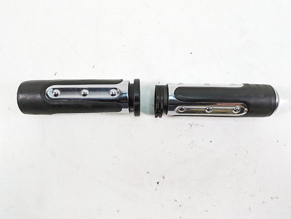 2009 Harley Dyna FXDFSE CVO Fat Bob Ironside Hand Grip Set 56971-07 56972-07 {{ shop.shopifyCountryName }} - Mototech271