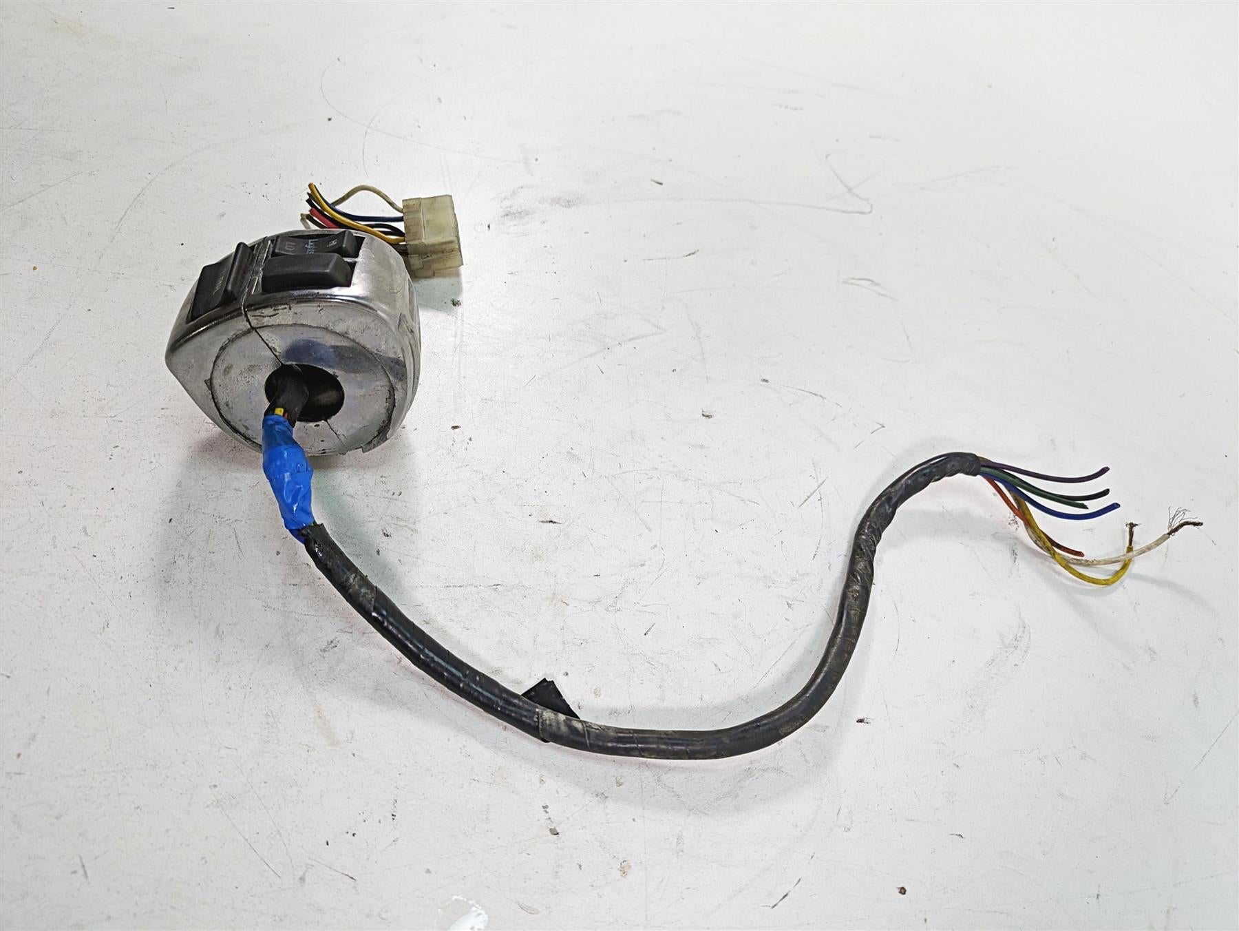 1990 Harley Sportster XLH883 XL883 Left Hand Control Switch - Read 70218-87A {{ shop.shopifyCountryName }} - Mototech271