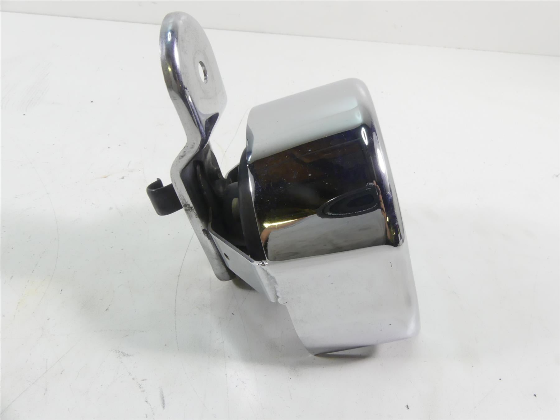 2005 Harley FXDWGI Dyna Wide Glide Horn With Chrome Skull Cover 61300478A {{ shop.shopifyCountryName }} - Mototech271
