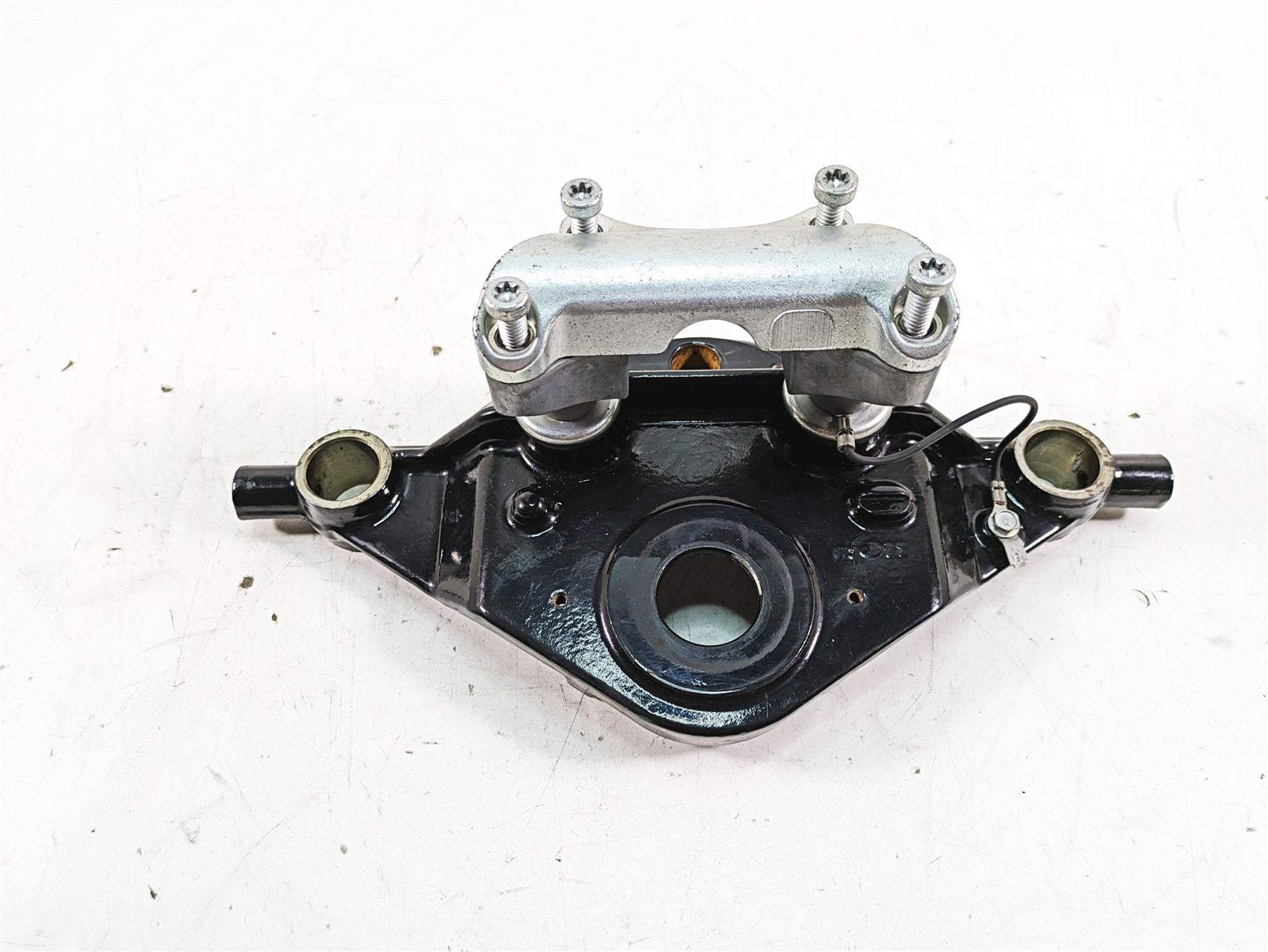 2013 Harley Touring FLHX Street Glide Upper Triple Tree Riser Set 45435-10 {{ shop.shopifyCountryName }} - Mototech271