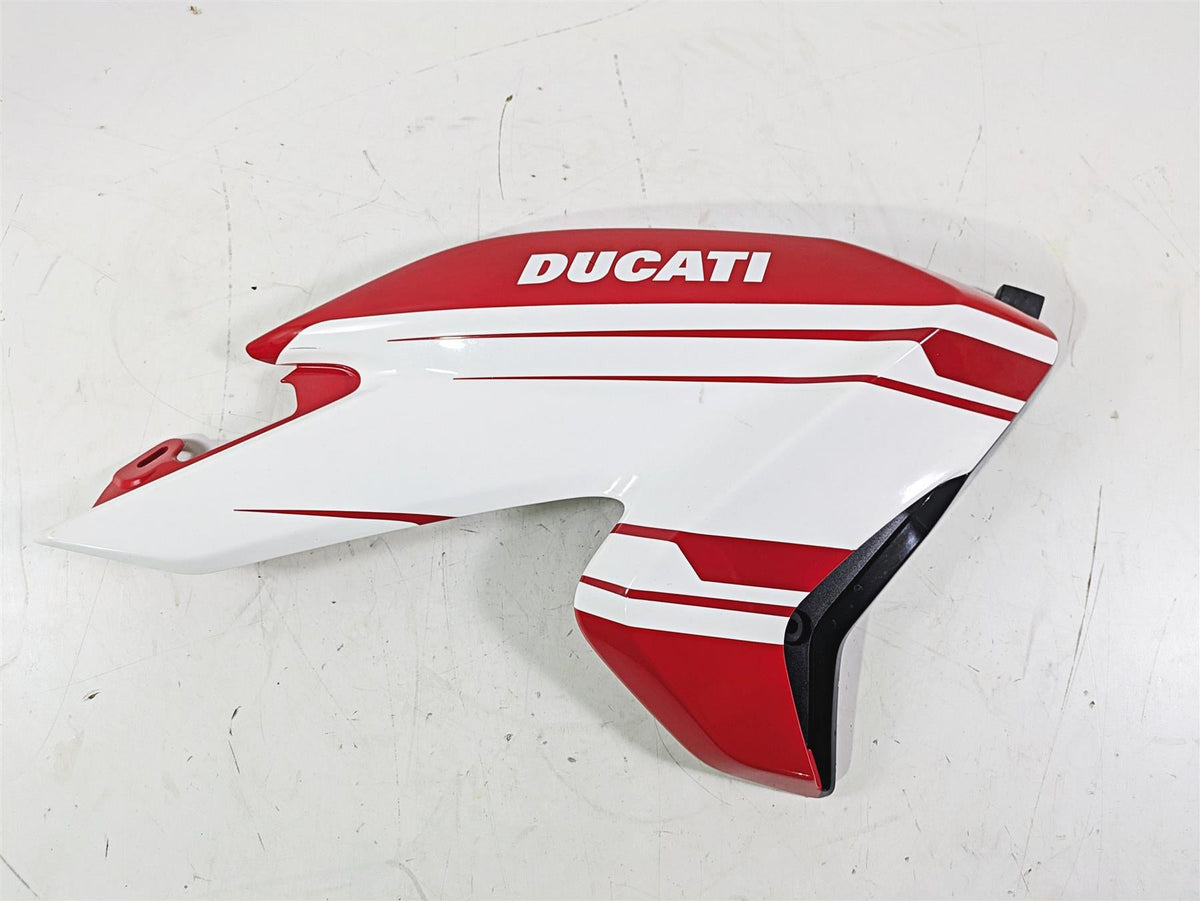 2018 Ducati Hypermotard 939 SP Right Tank Fairing Cover READ 480P5692CK {{ shop.shopifyCountryName }} - Mototech271