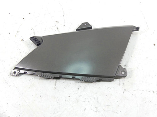 2009 BMW R1200 GS K25 Left Between Leg Side Cover Fairing 46637693433 | Mototech271